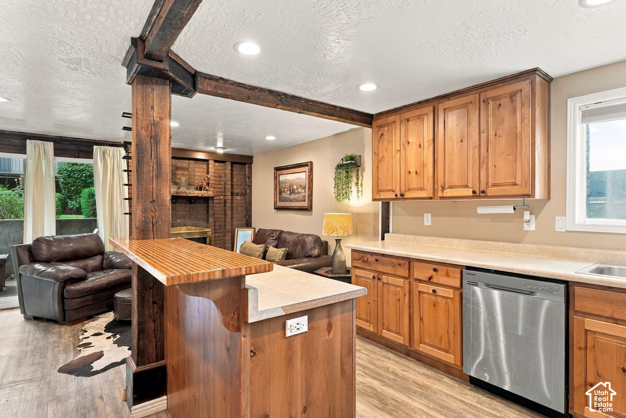 main property photo 10
