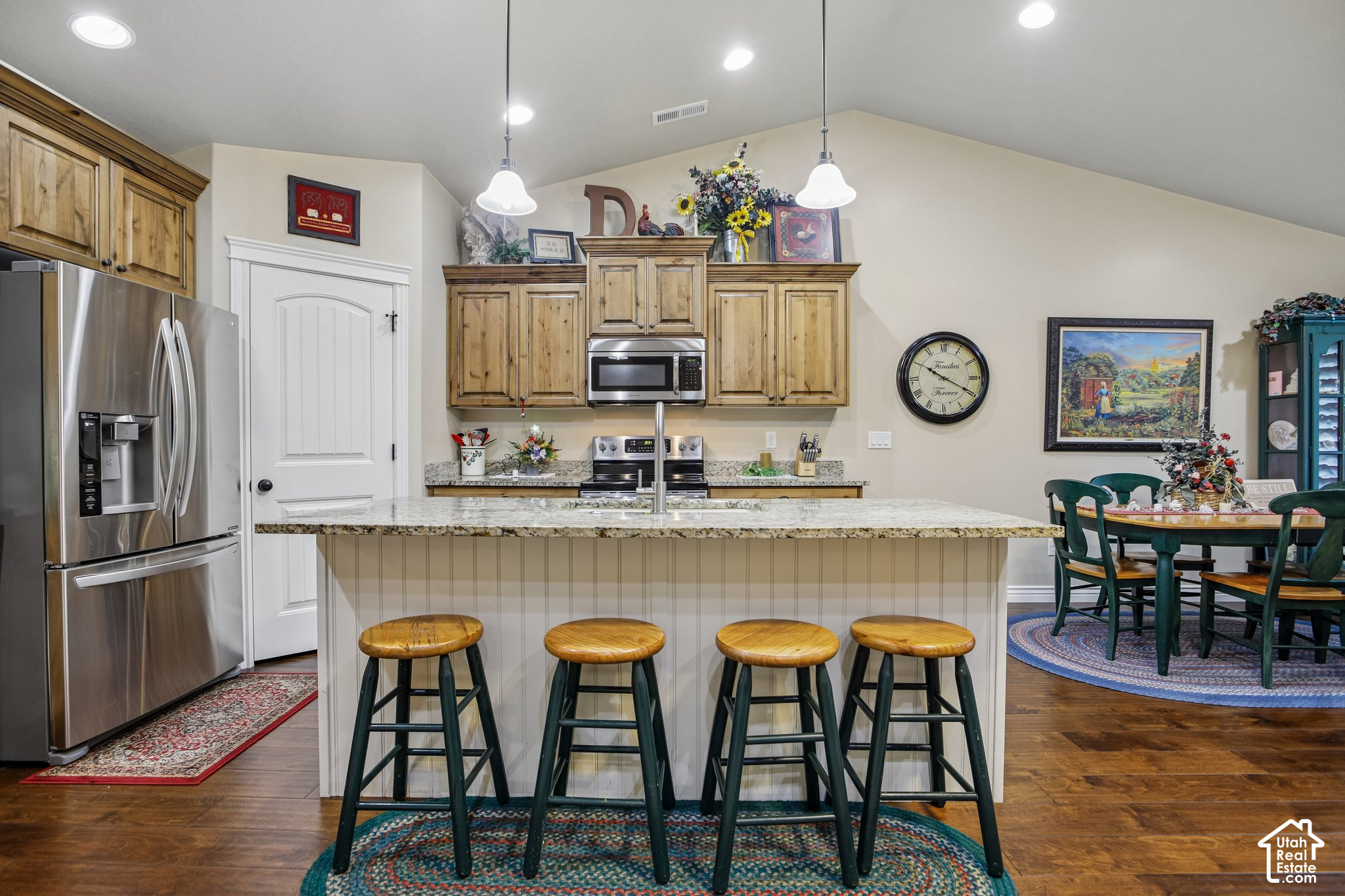 main property photo 9