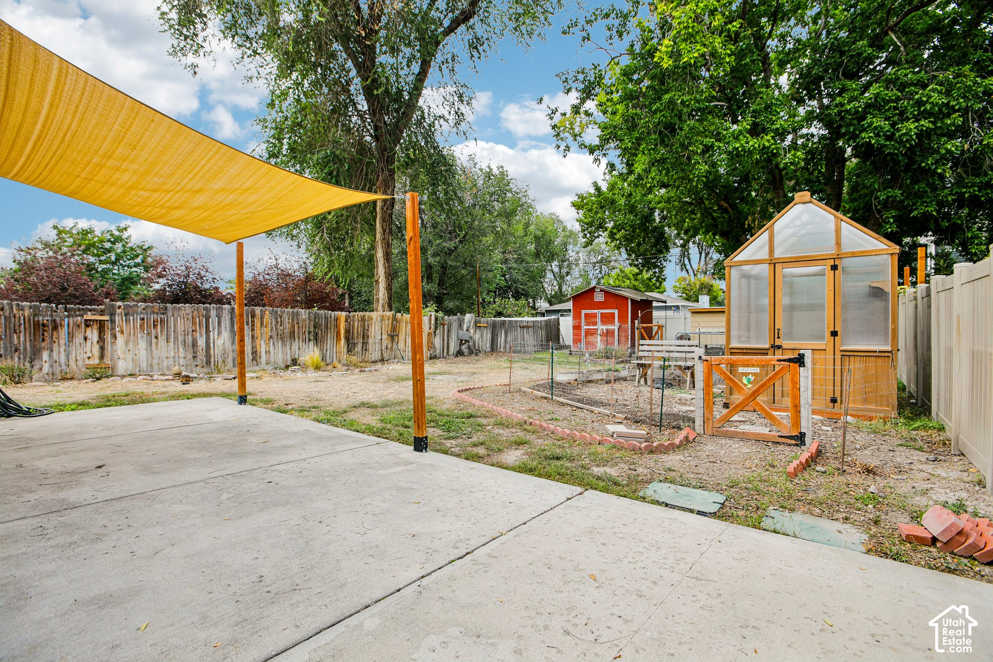 main property photo 17