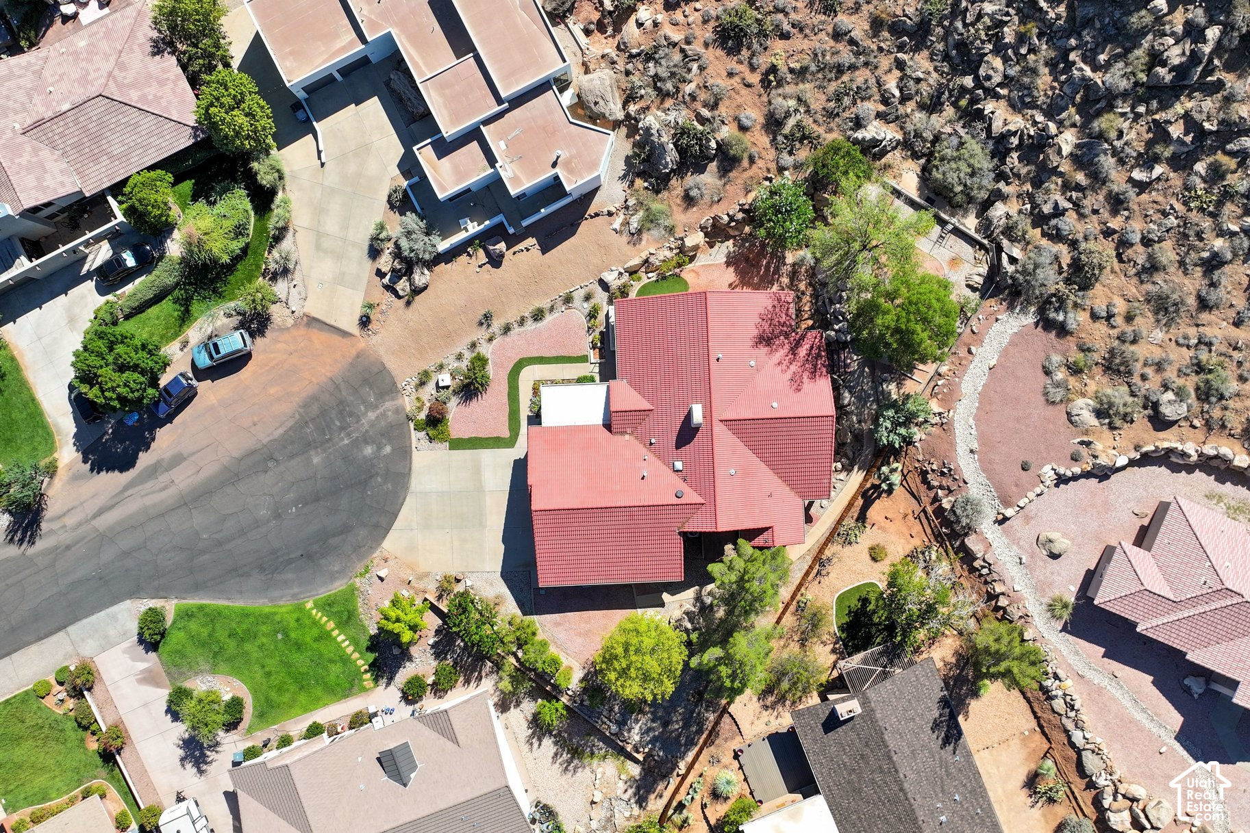main property photo 40