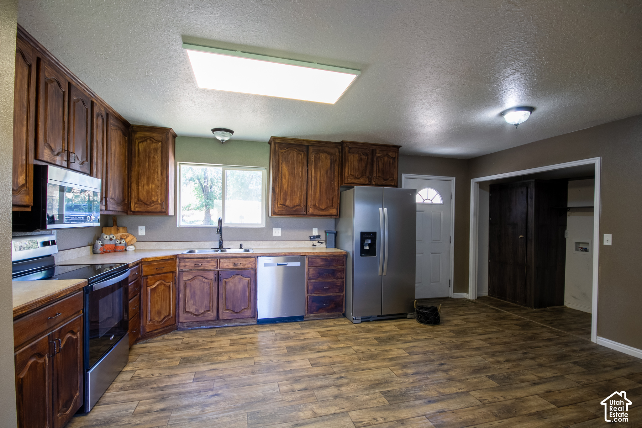 main property photo 7
