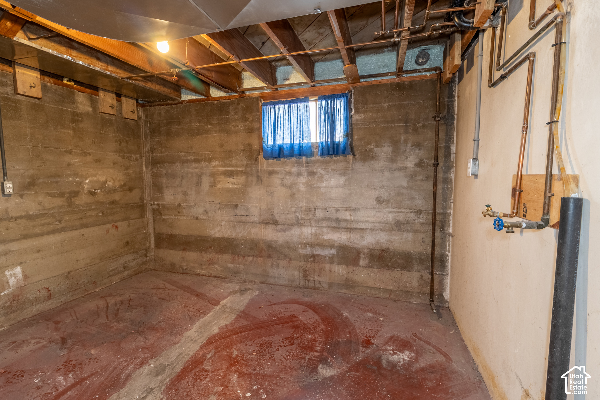 main property photo 12