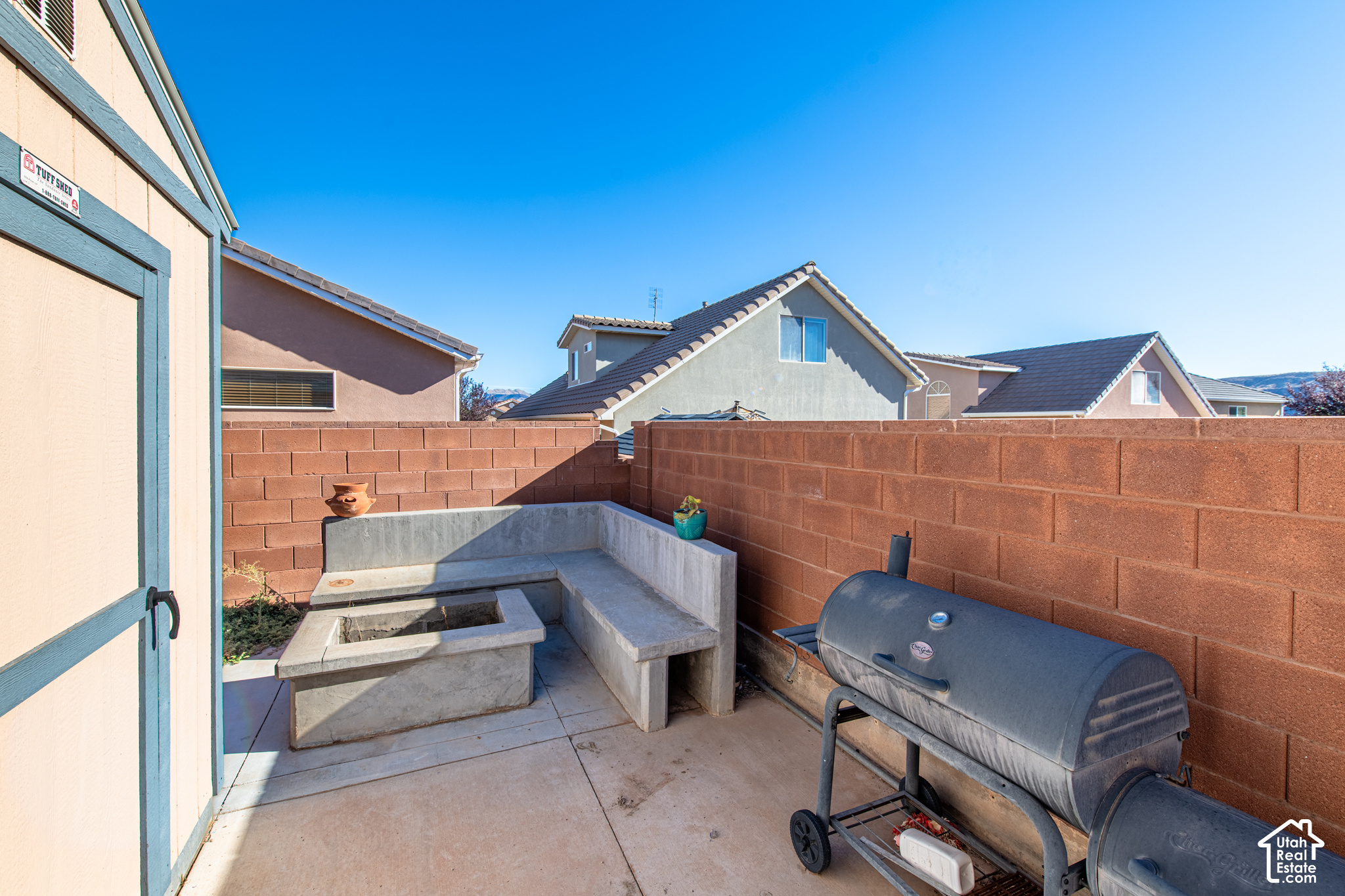 main property photo 28