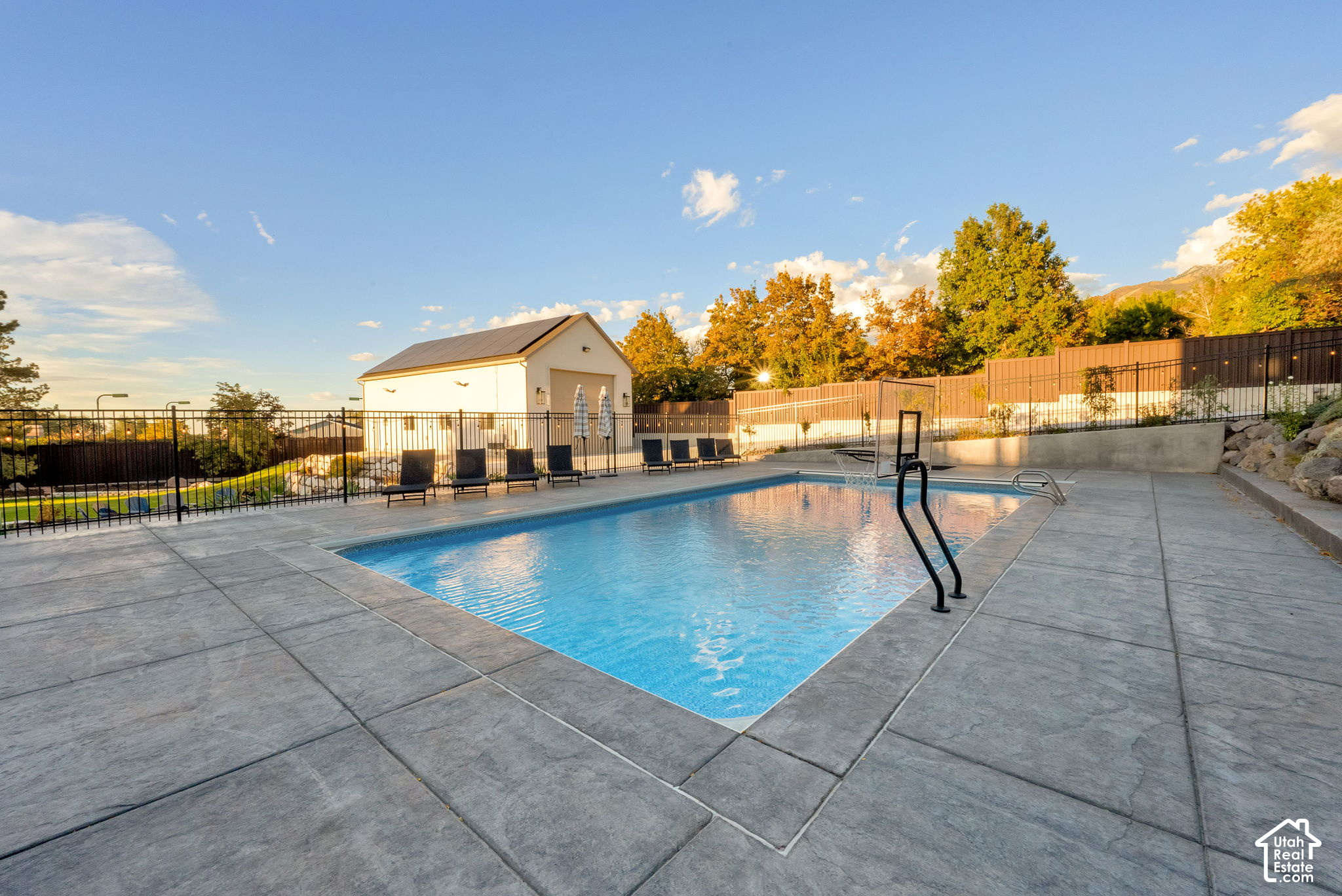 main property photo 74