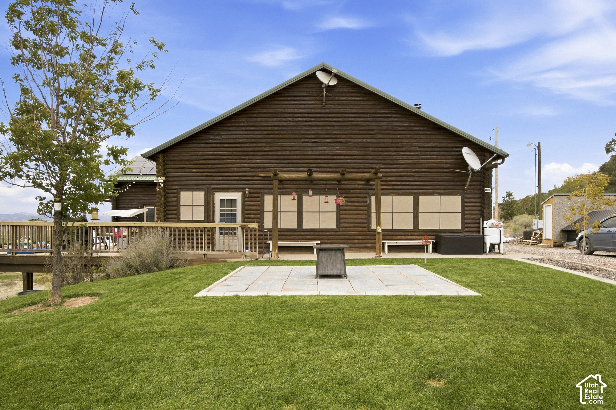 main property photo 28