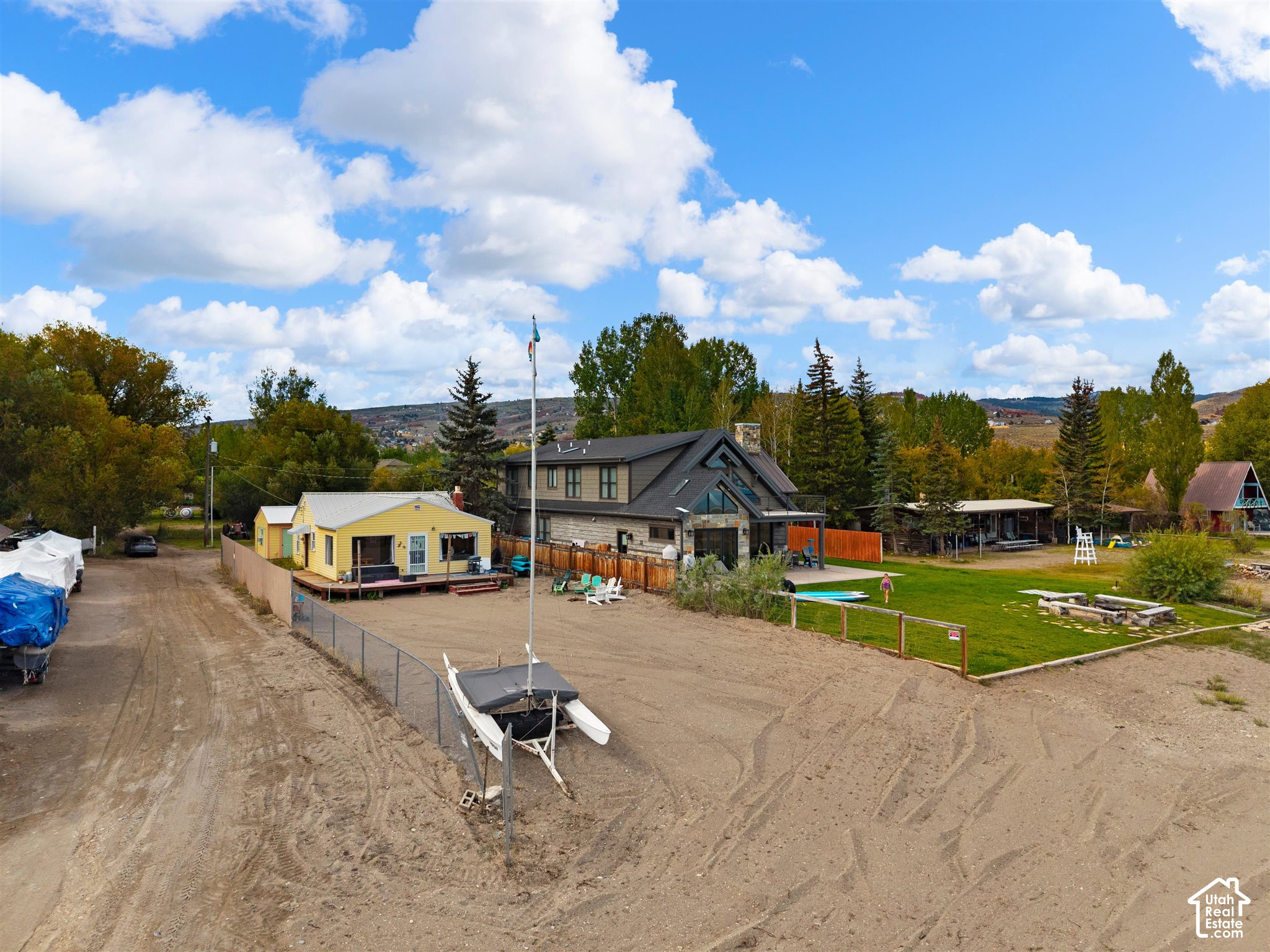 main property photo 10
