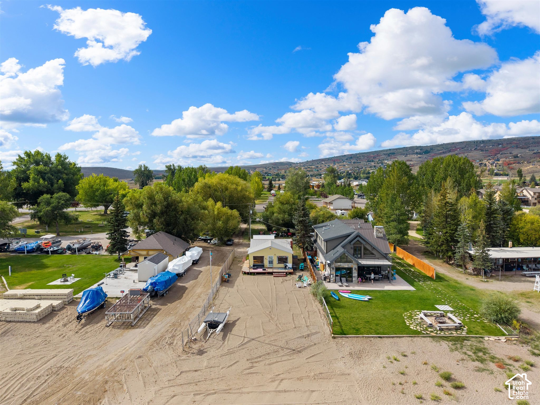 main property photo 6
