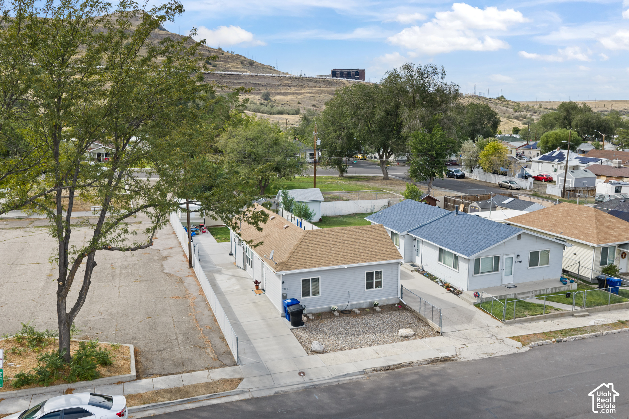 main property photo 23