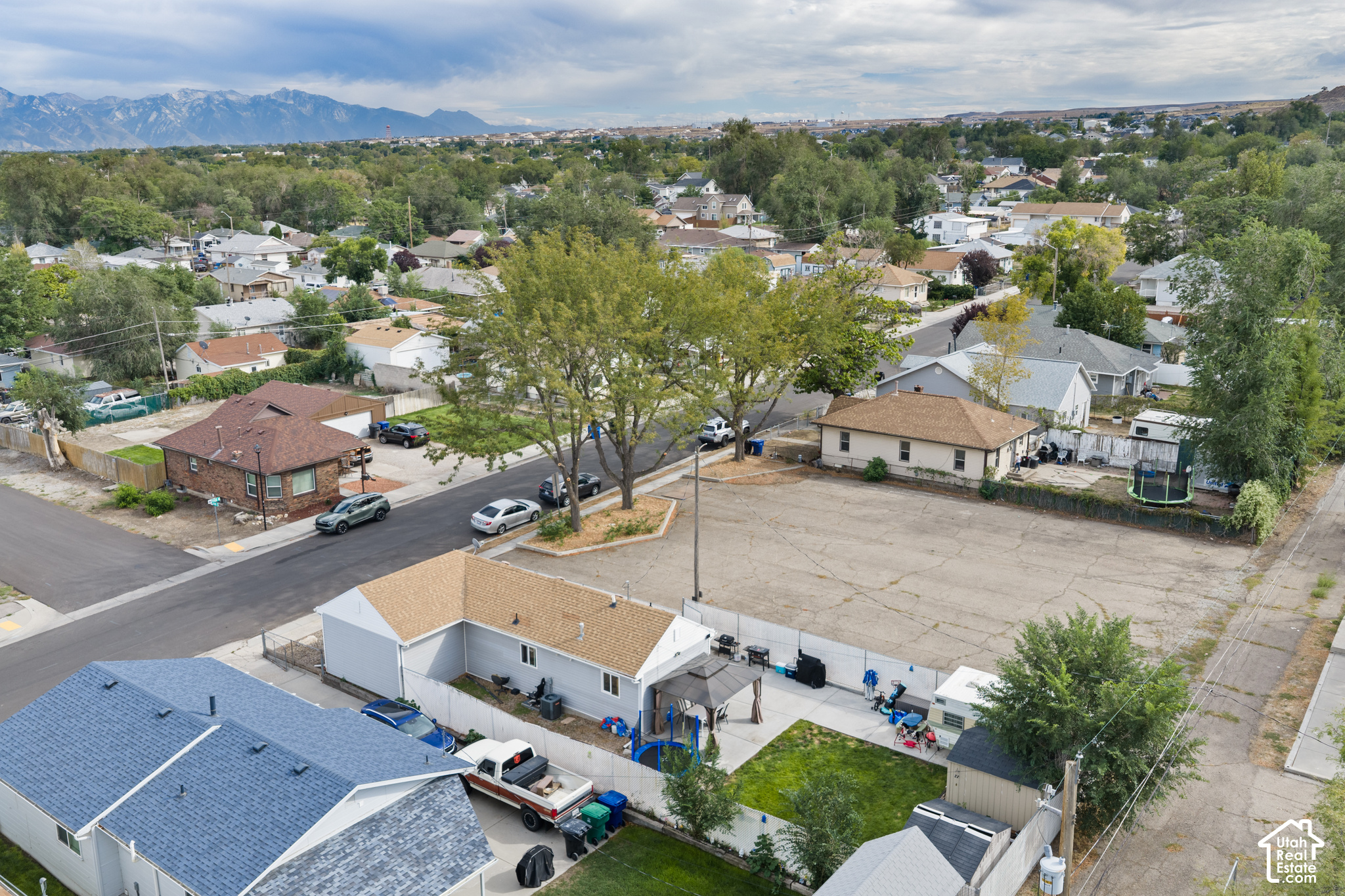 main property photo 27