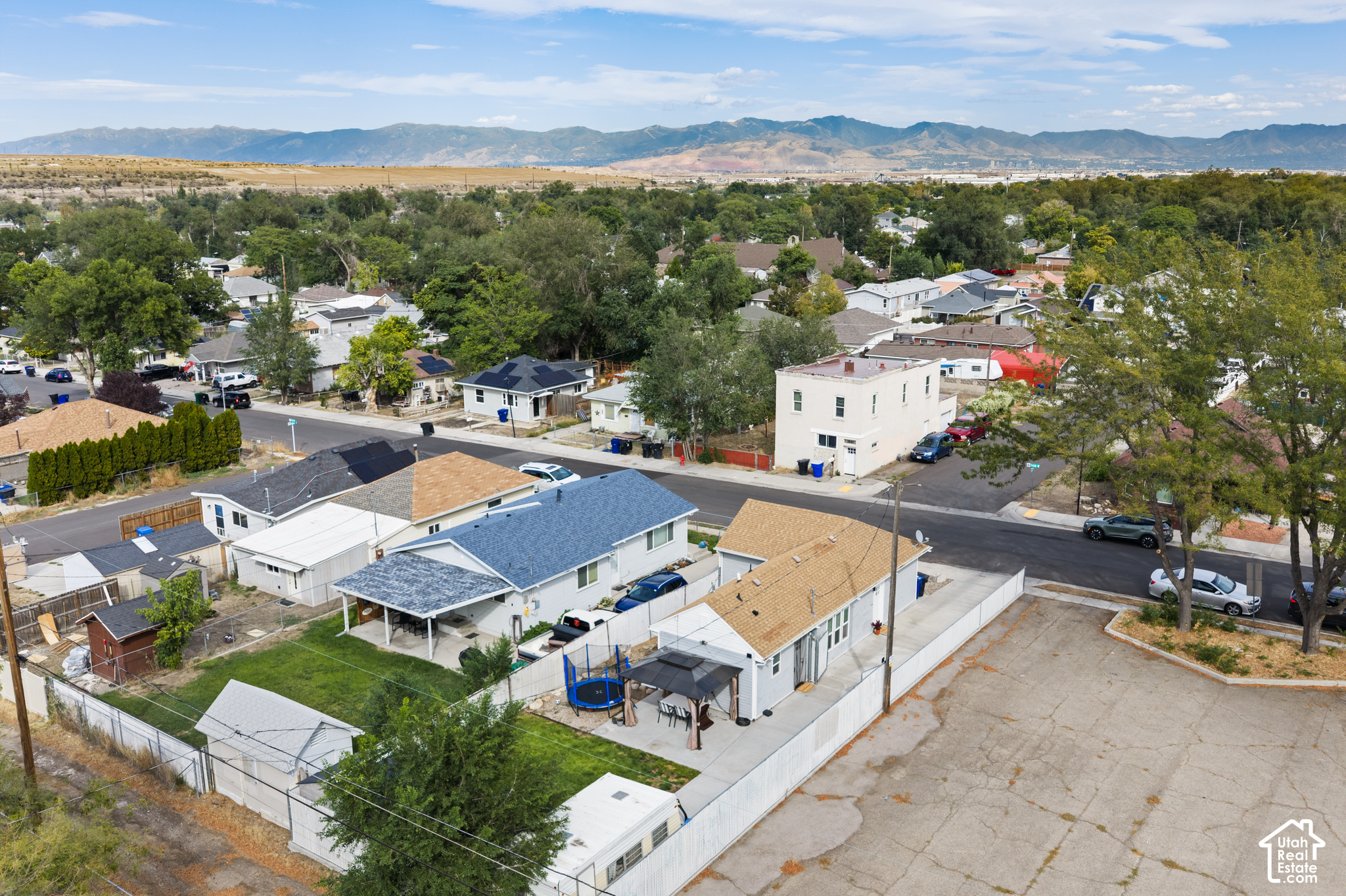 main property photo 29