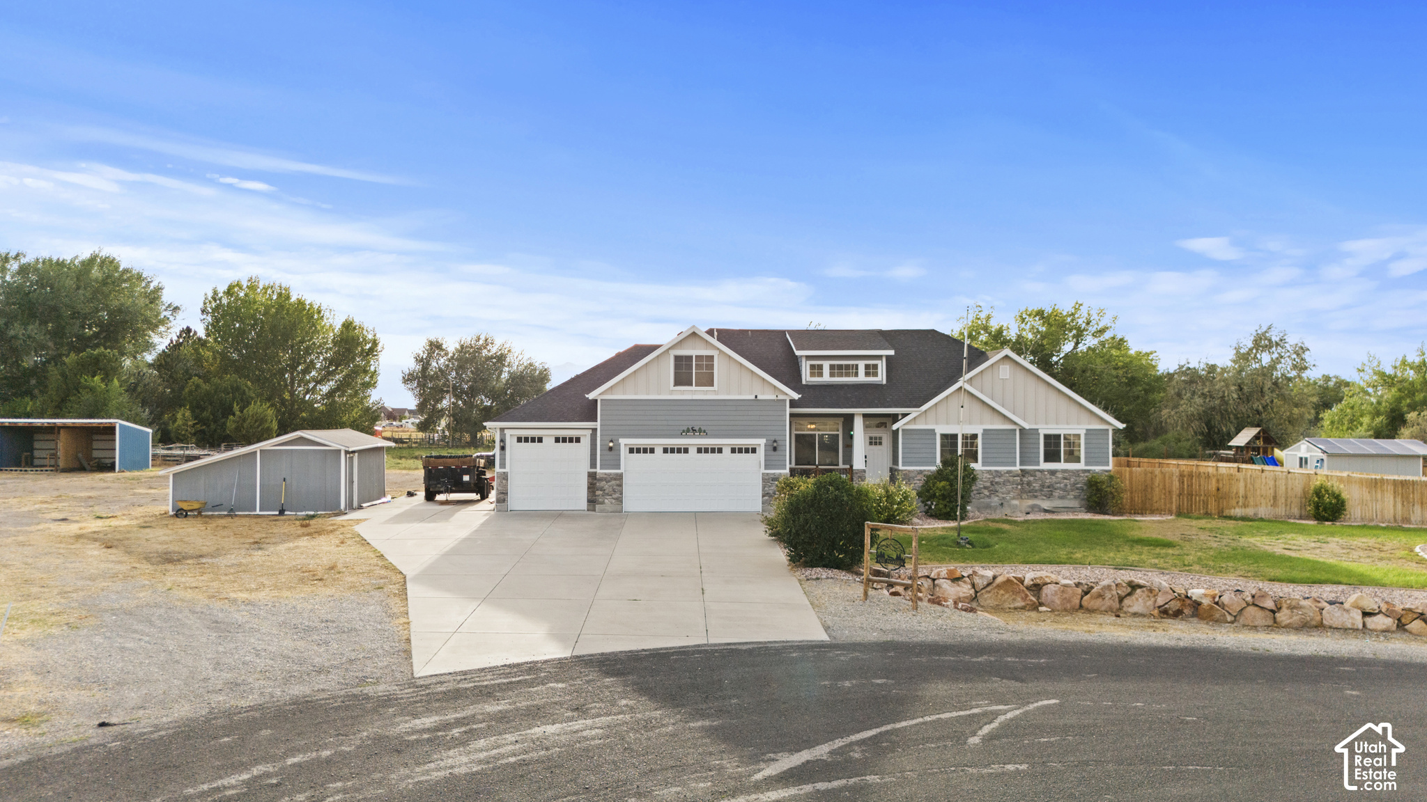 main property photo 3