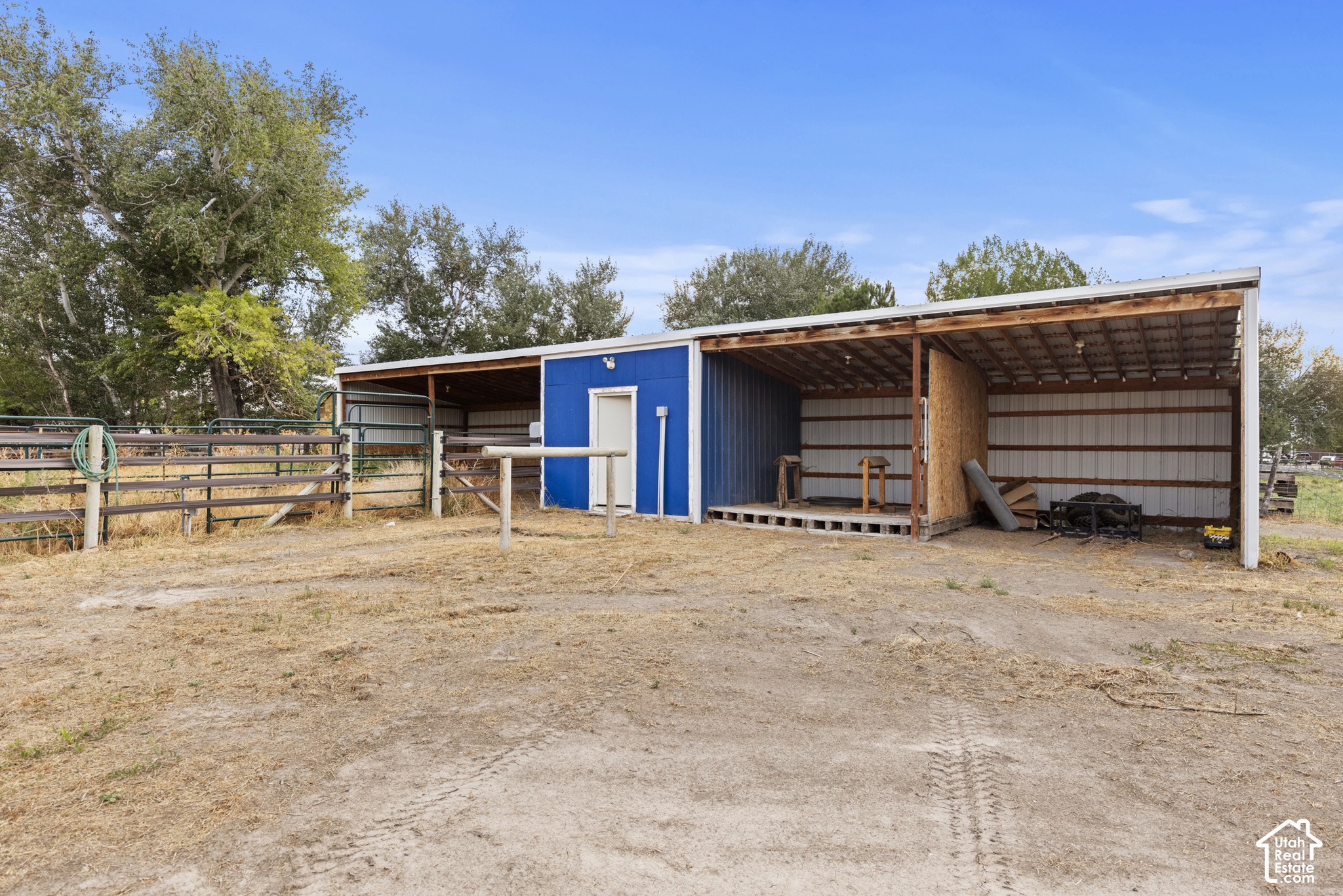 main property photo 35