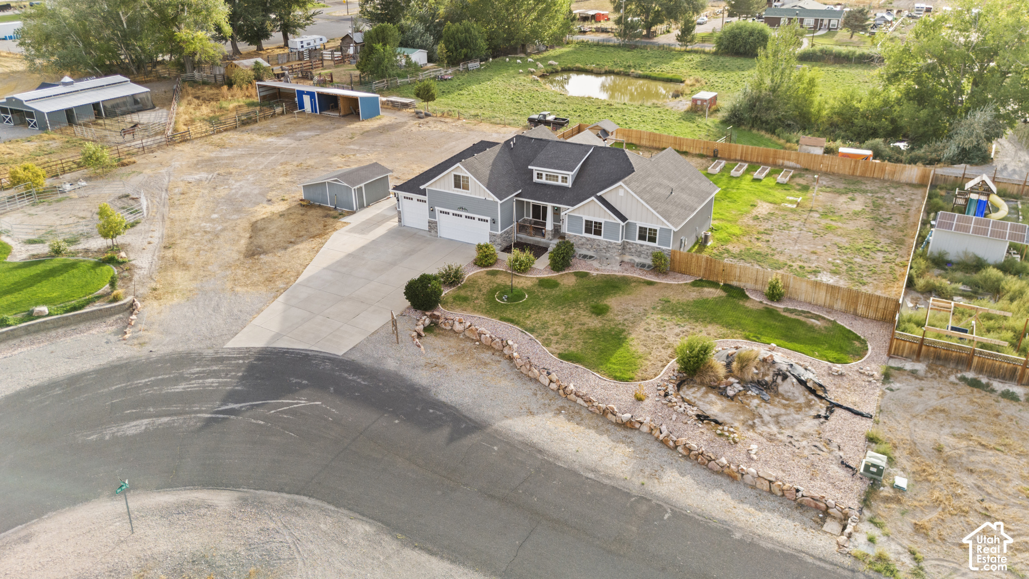 main property photo 38