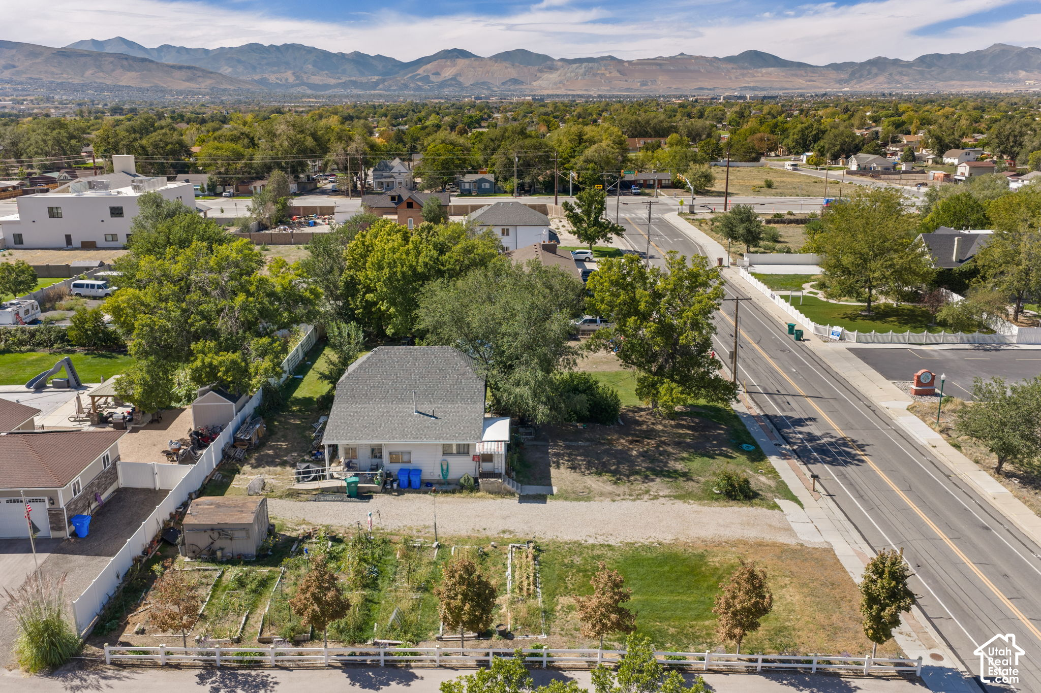 main property photo 10