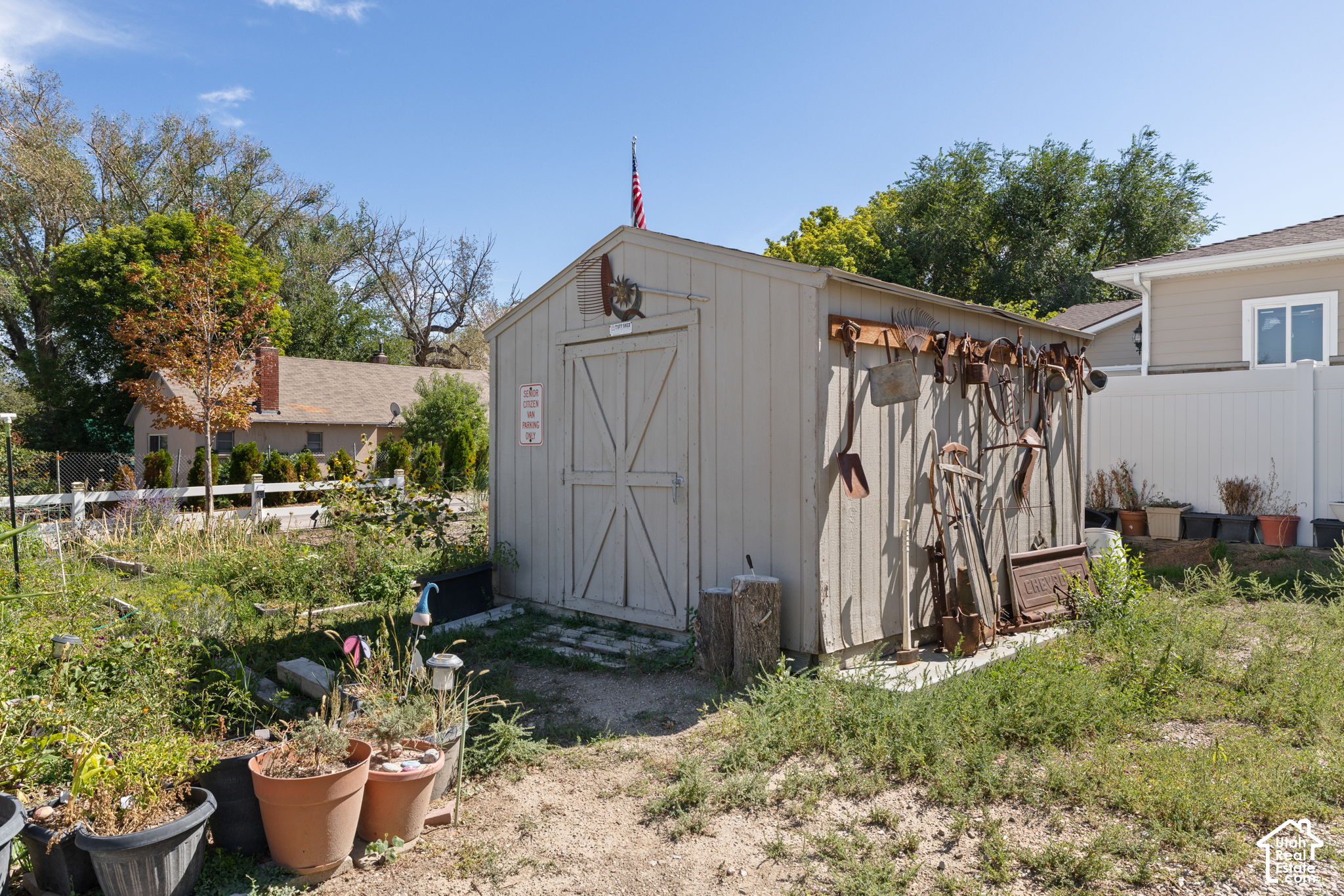 main property photo 16