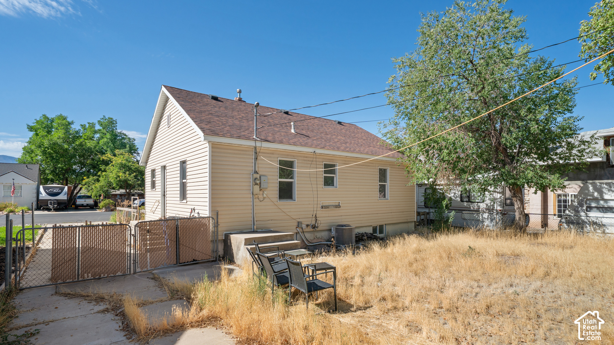 main property photo 16