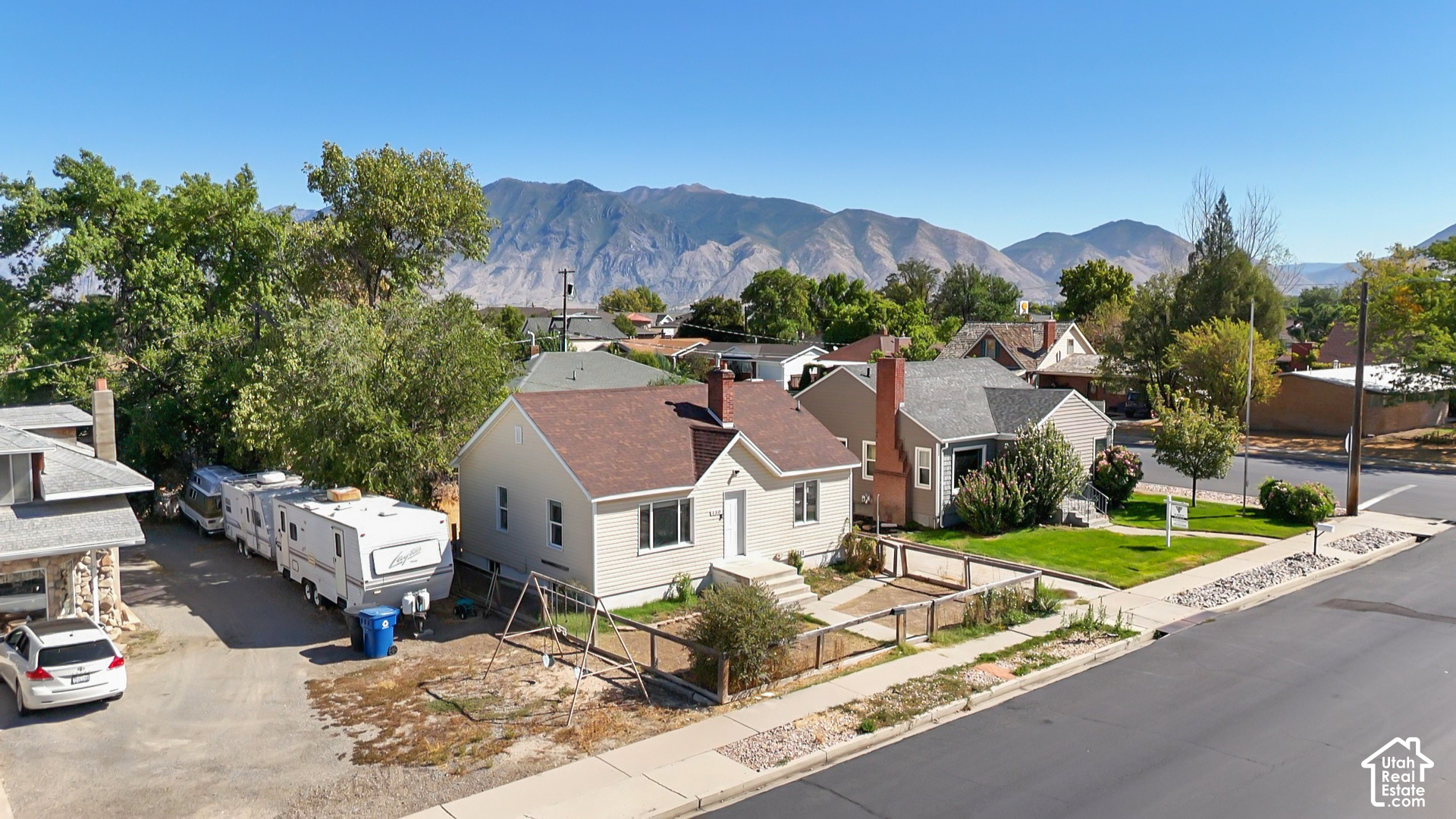main property photo 20