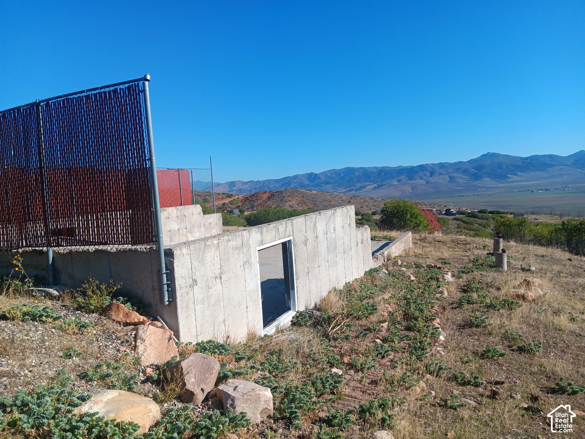 main property photo 8