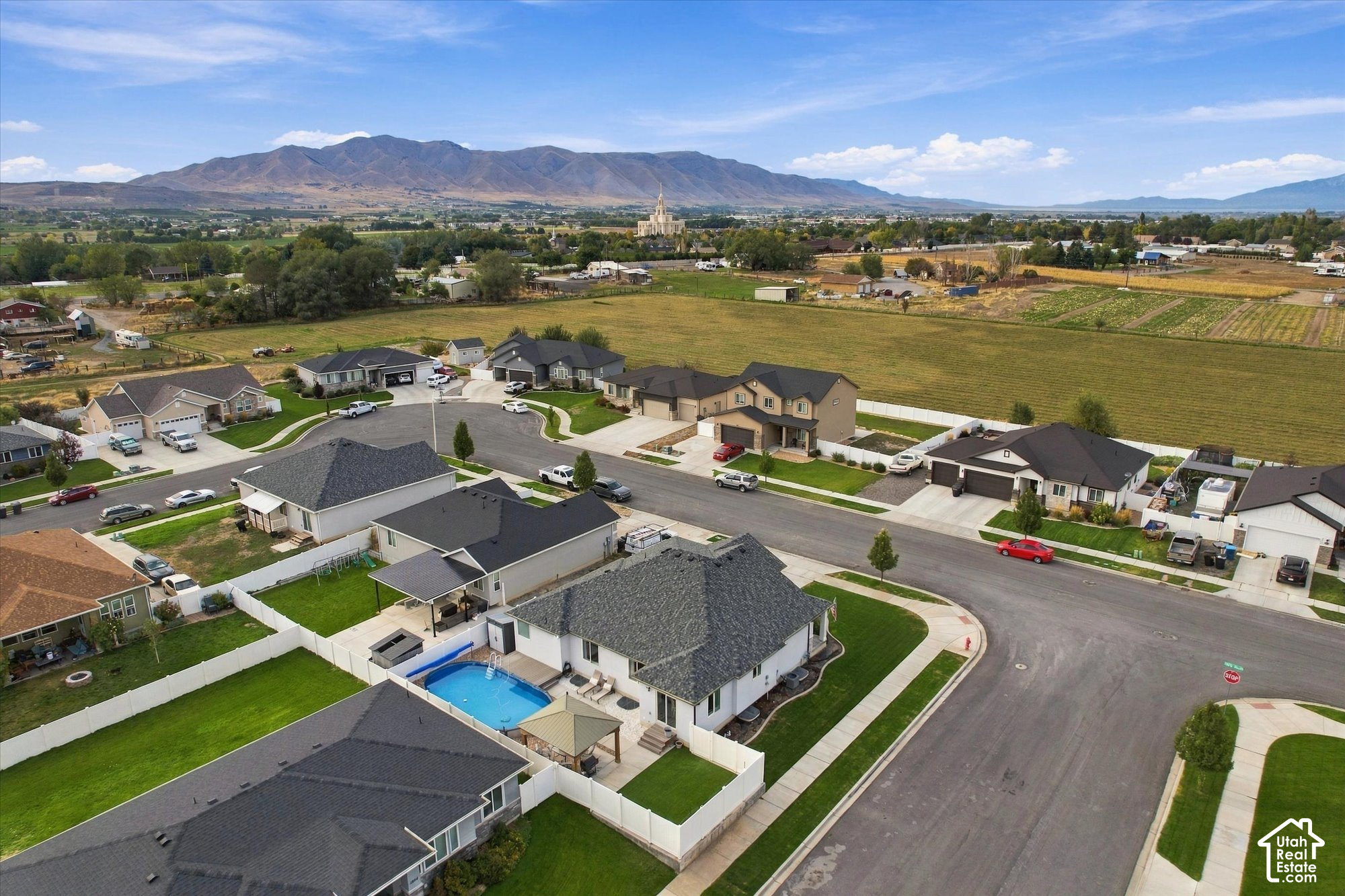 main property photo 28