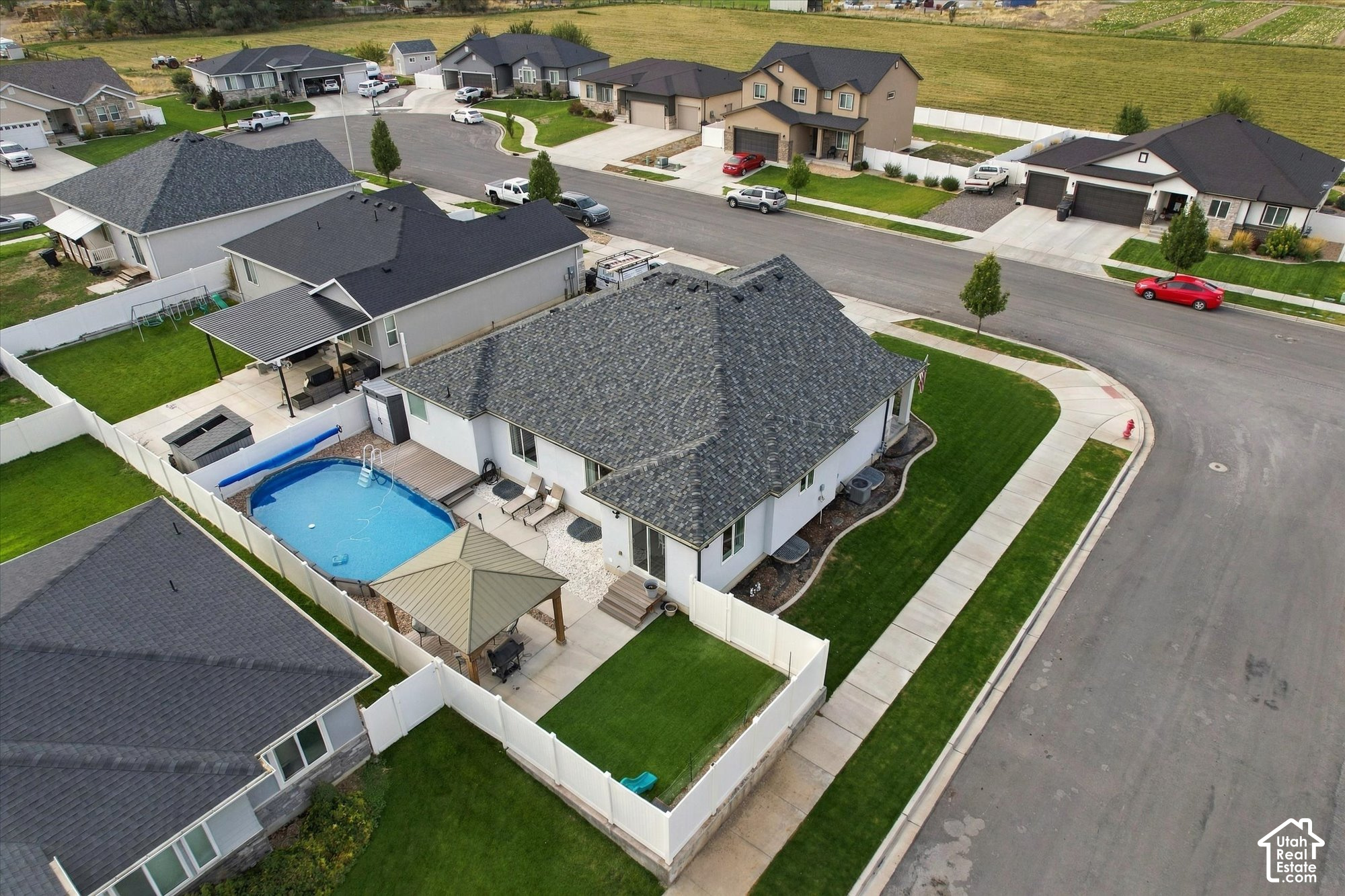 main property photo 29