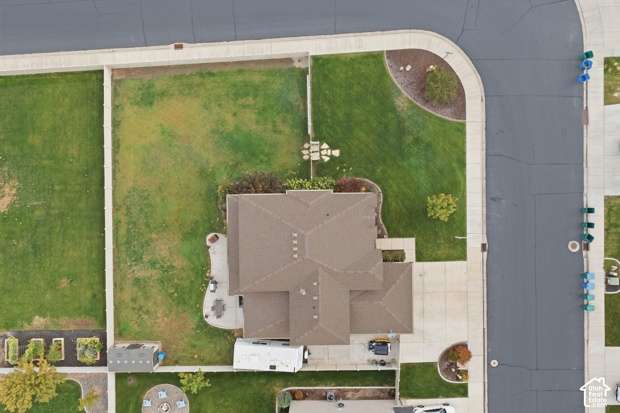 main property photo 34