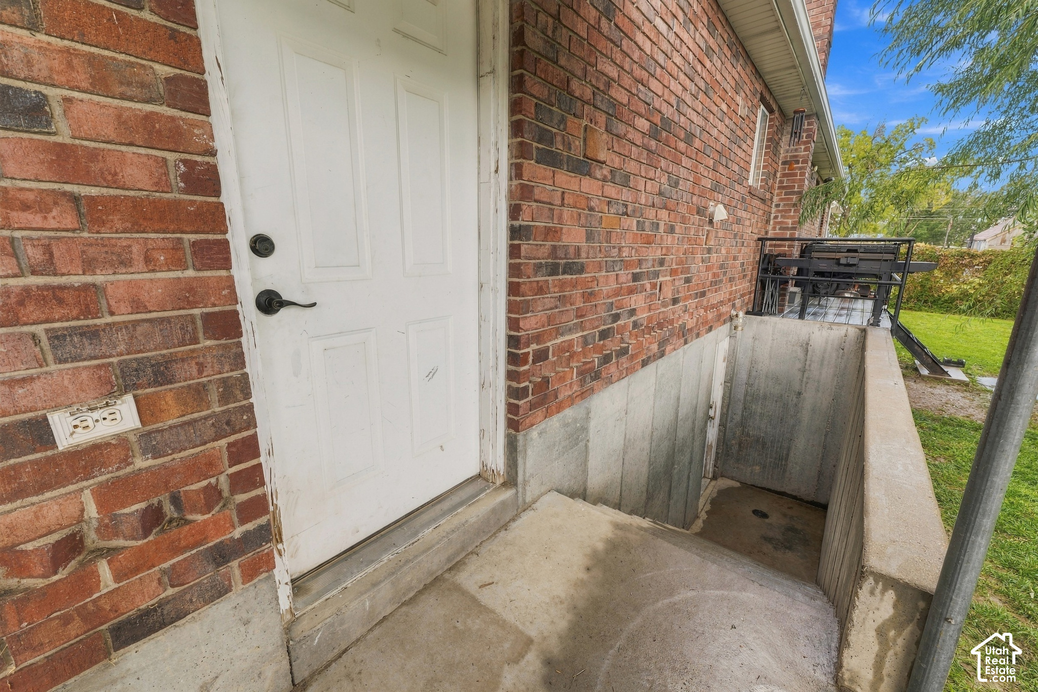 main property photo 31