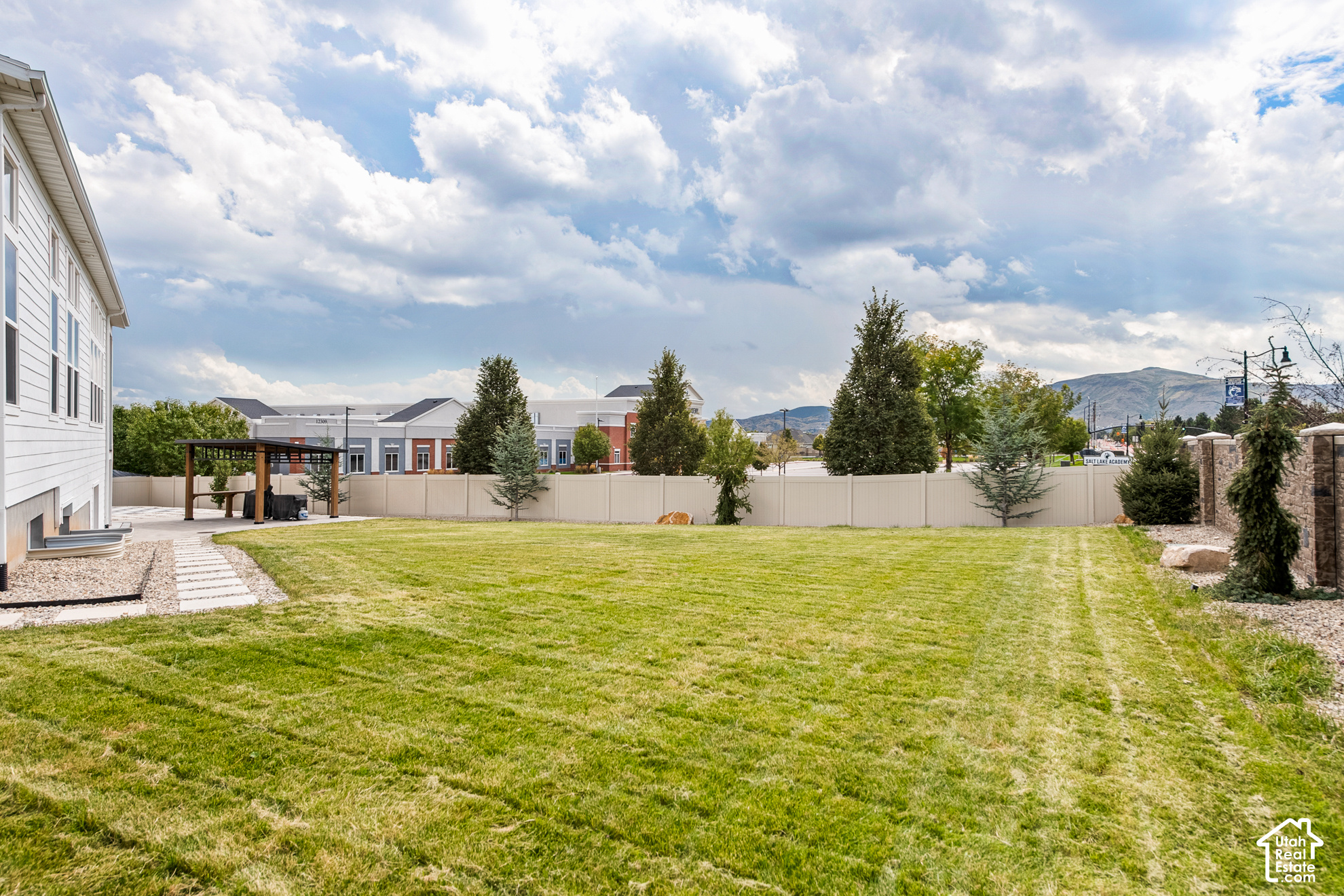 main property photo 58