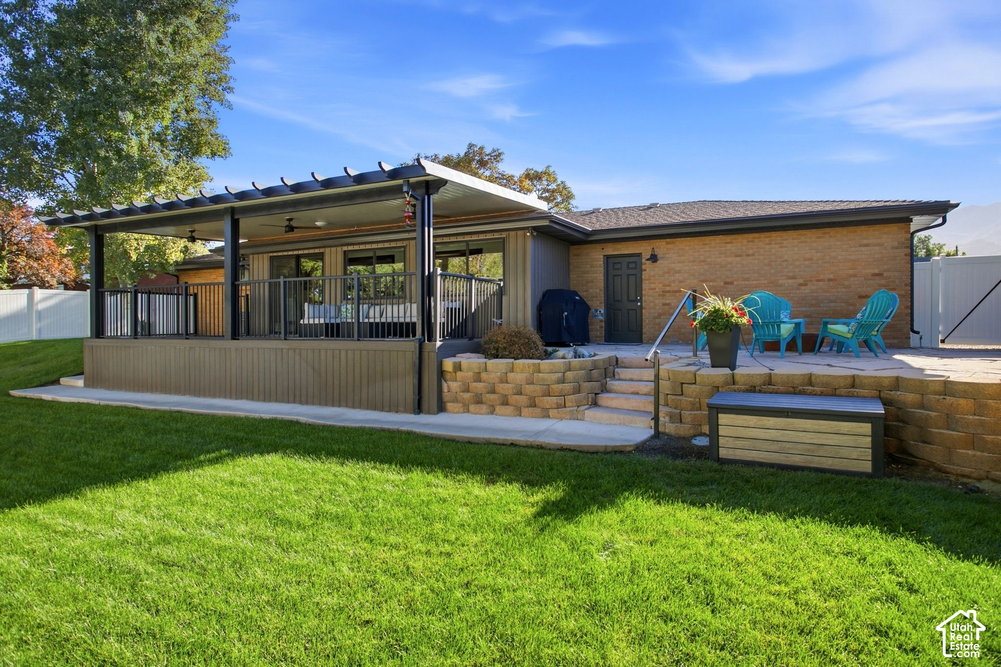 main property photo 36