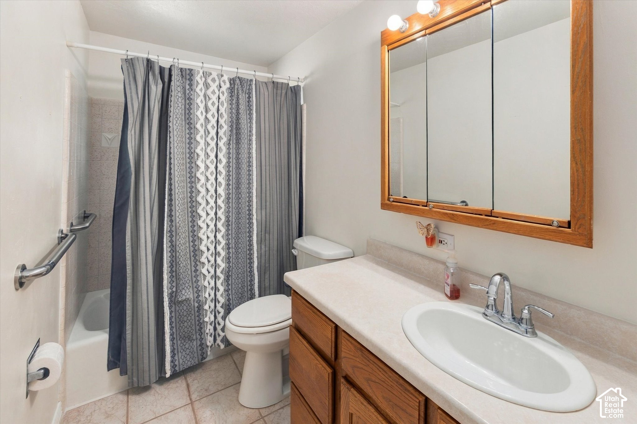 main property photo 11