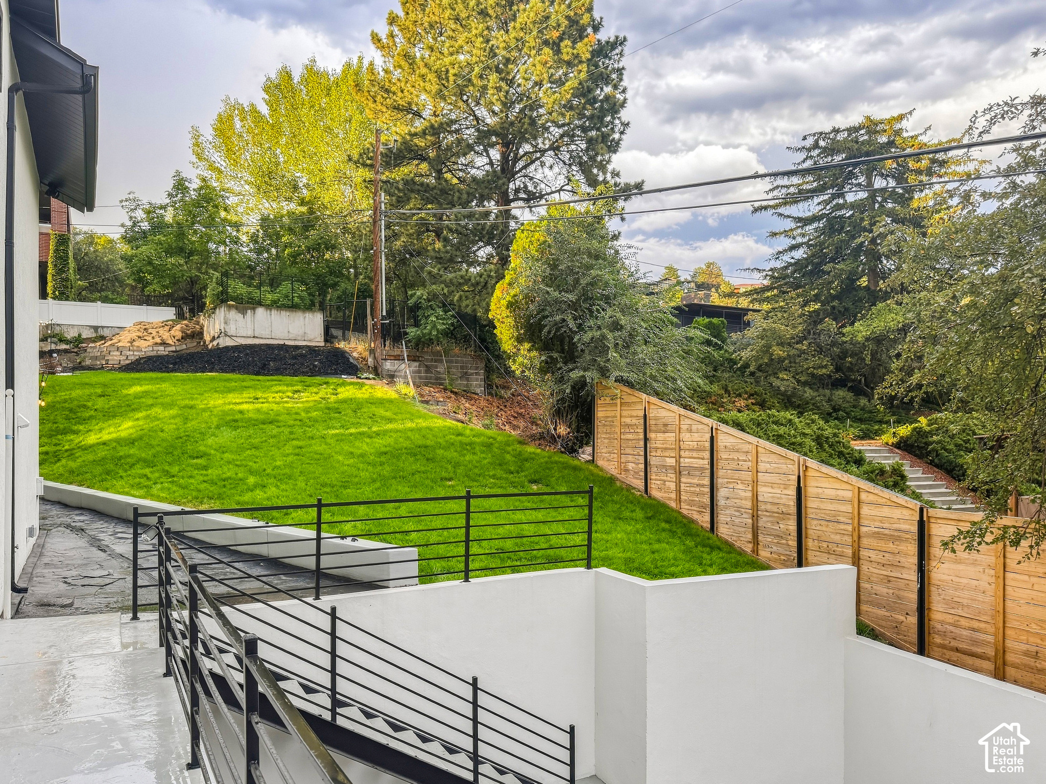main property photo 11