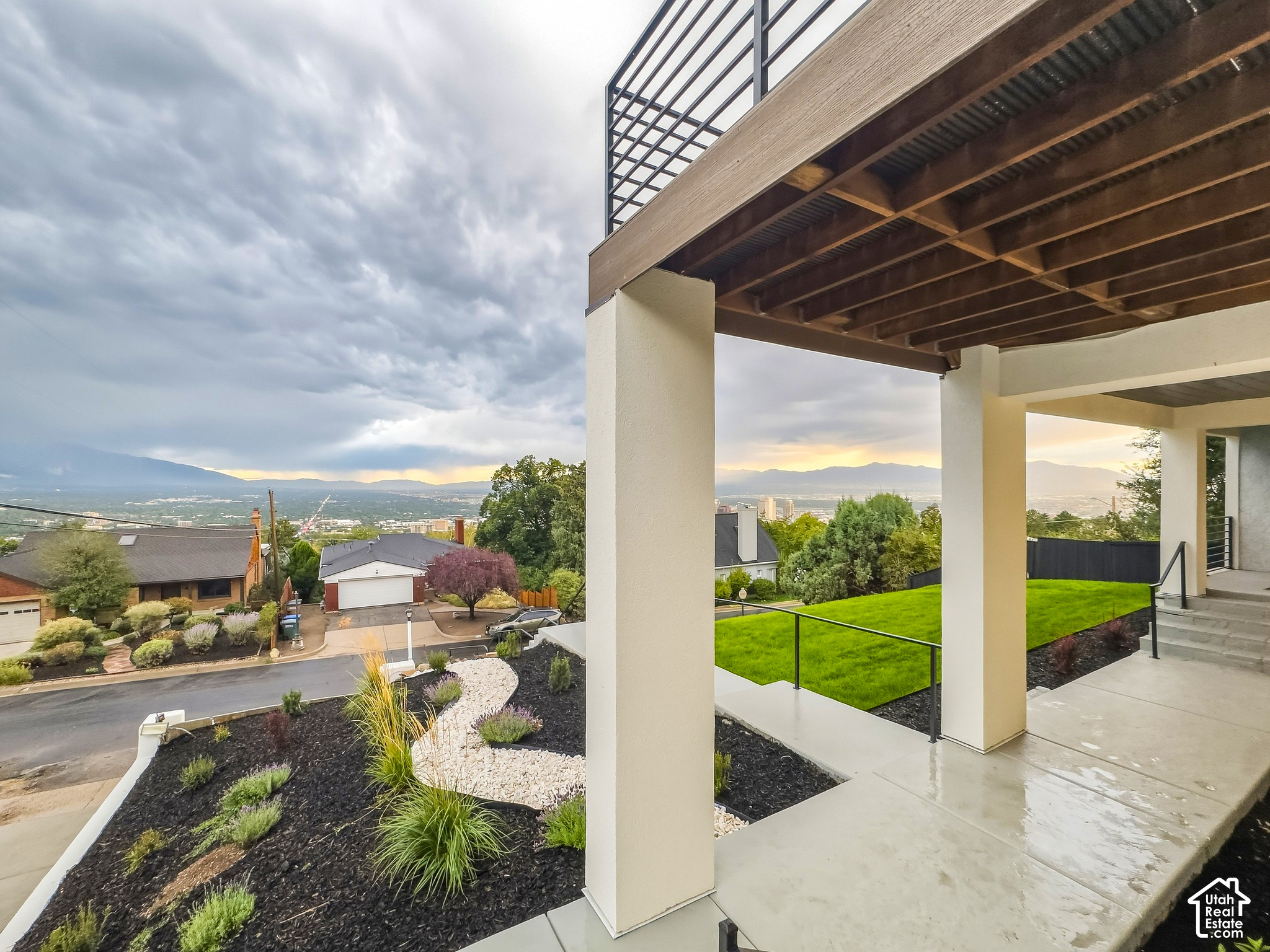 main property photo 5