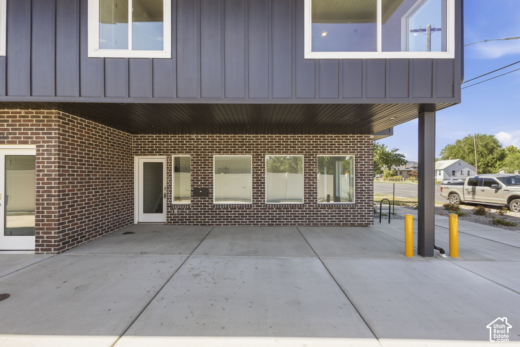 main property photo 6