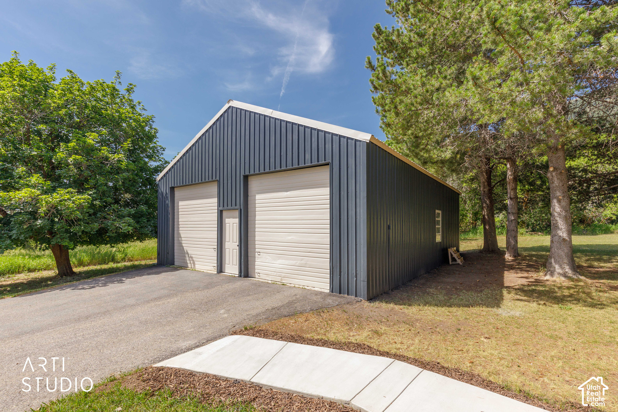 main property photo 40