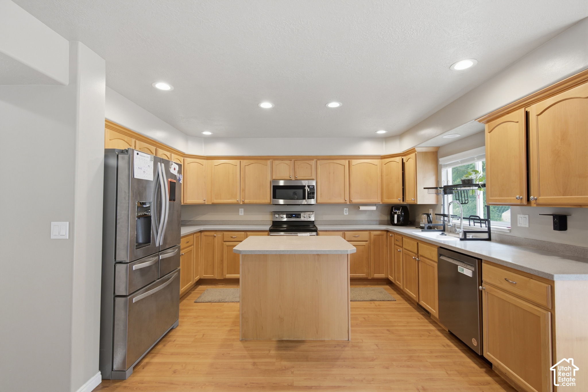 main property photo 10