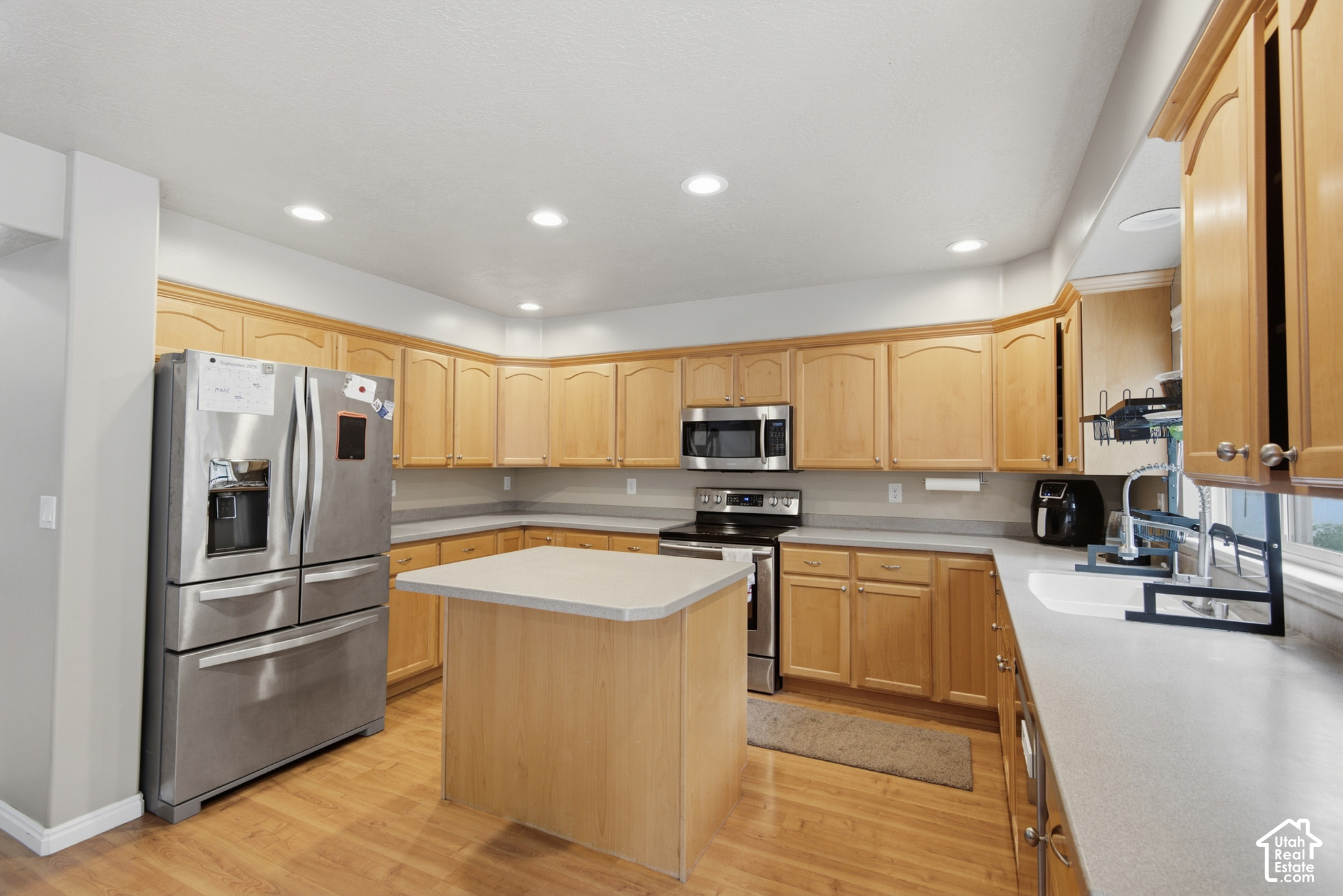 main property photo 9