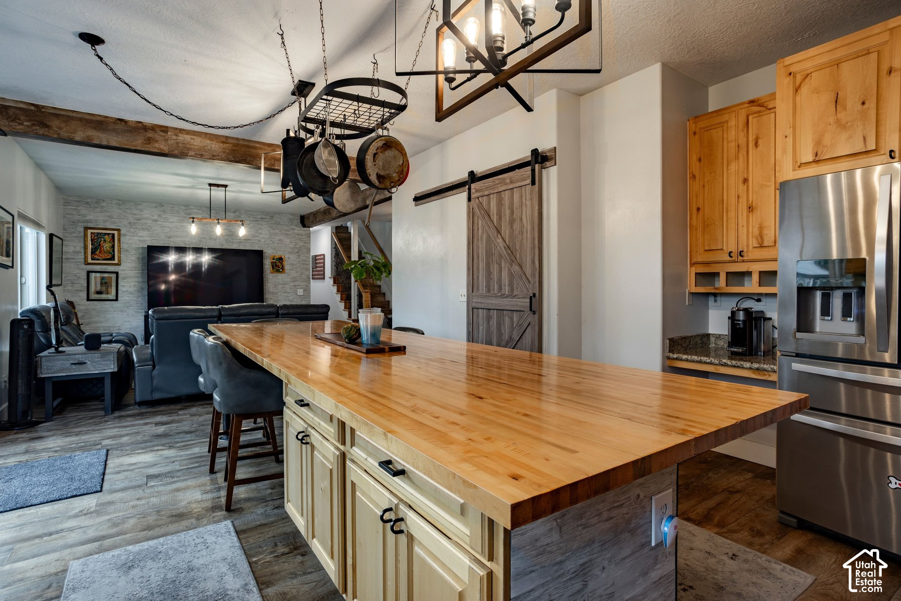 main property photo 11