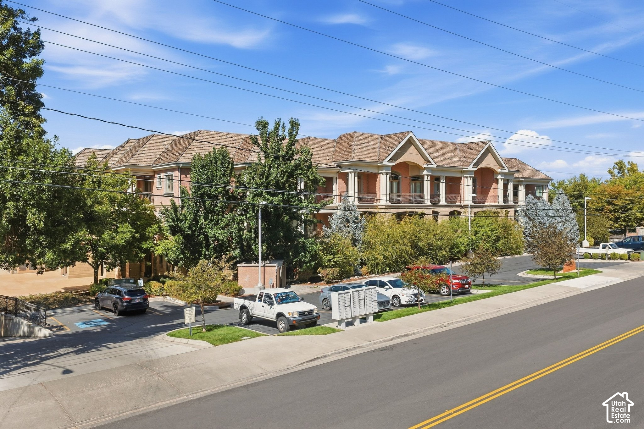 main property photo 6