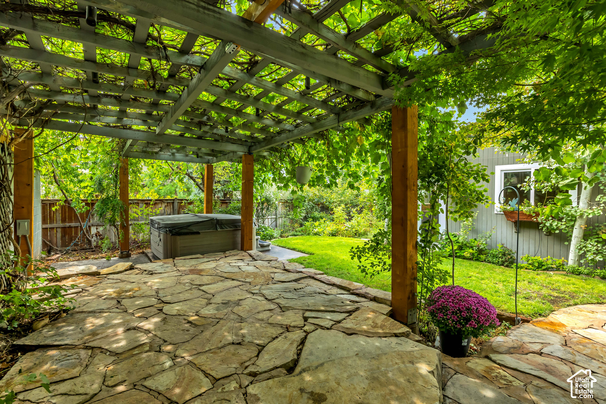main property photo 29