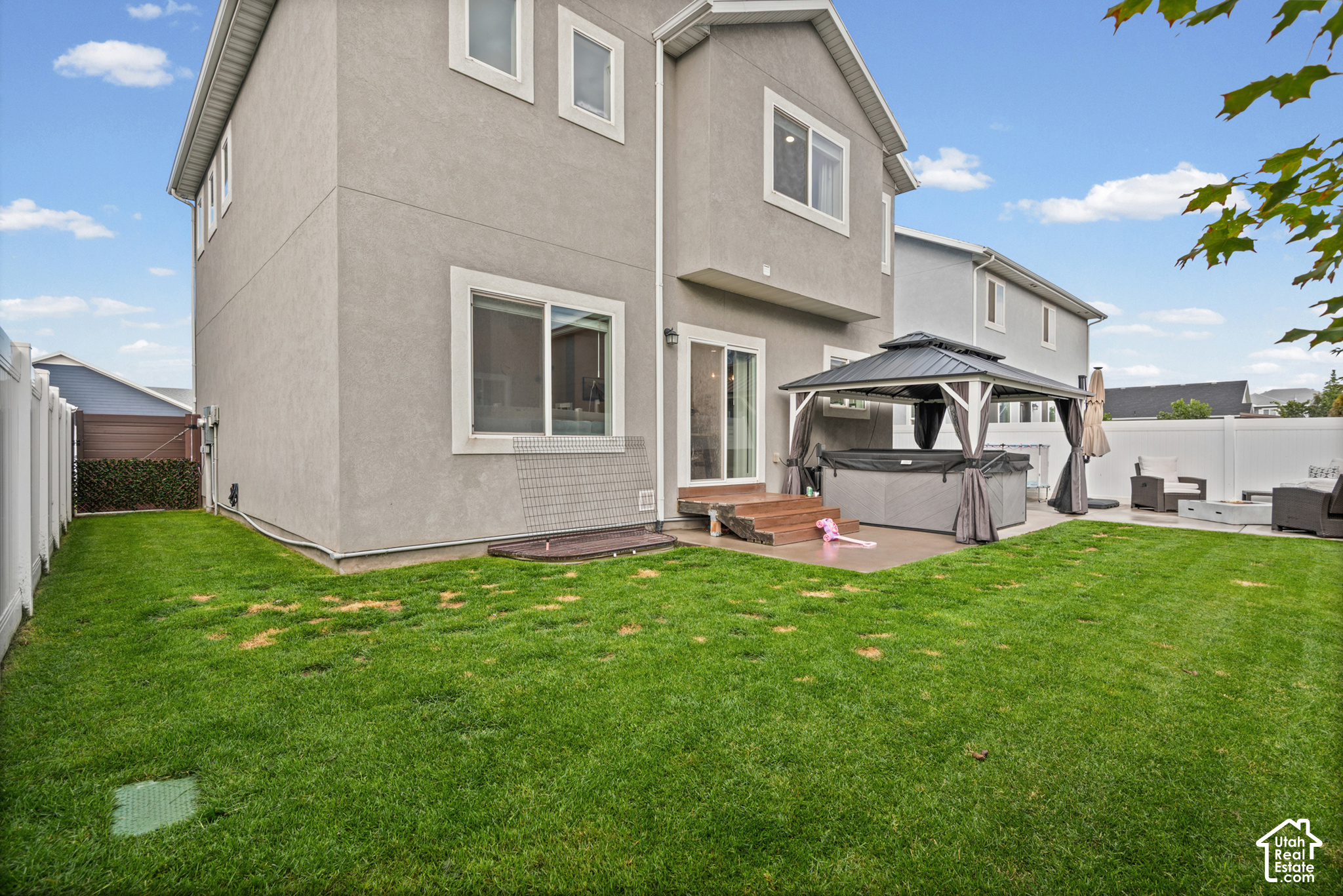 main property photo 38