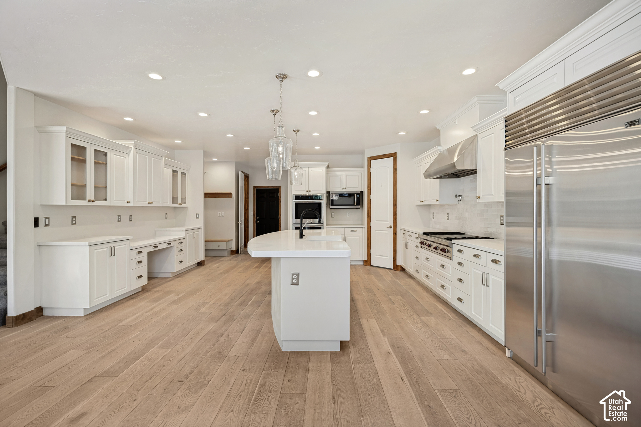 main property photo 8