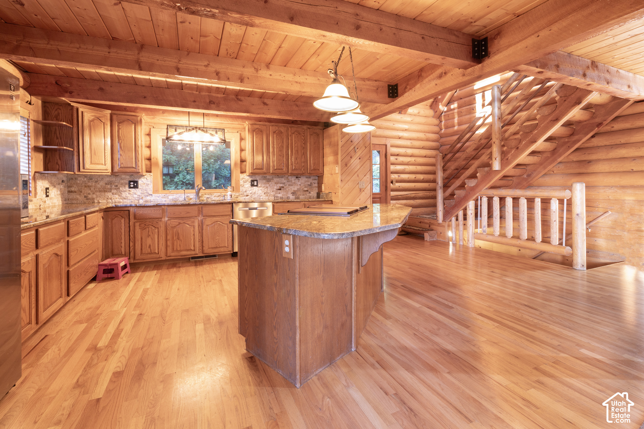 main property photo 11