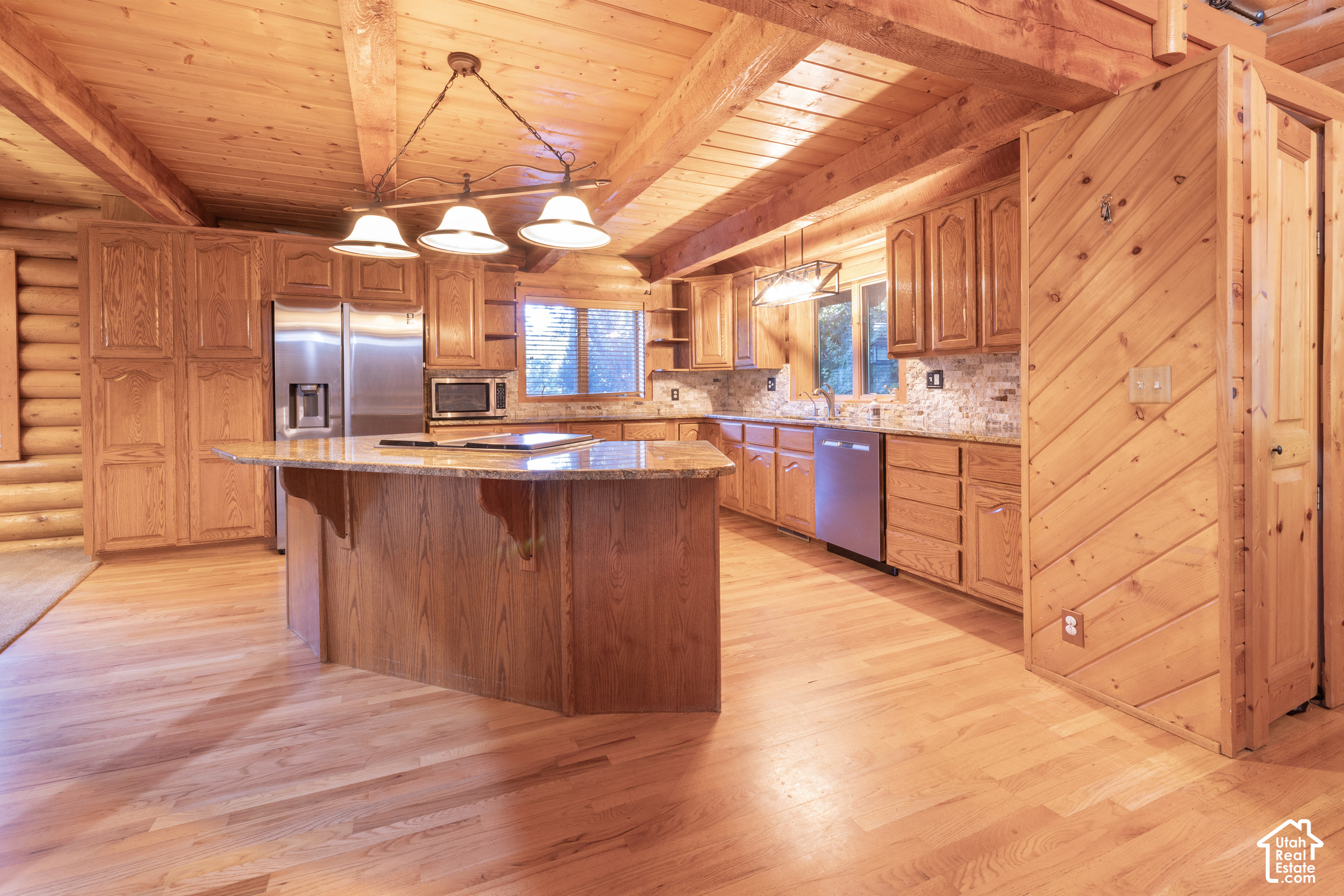 main property photo 9