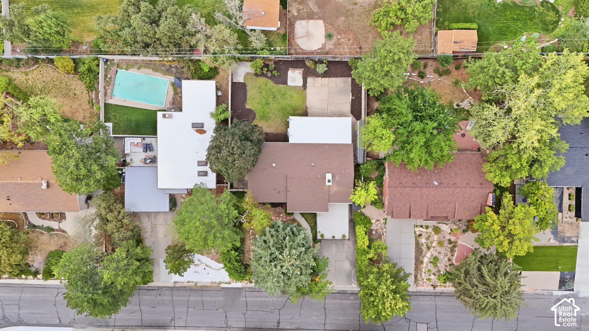main property photo 51