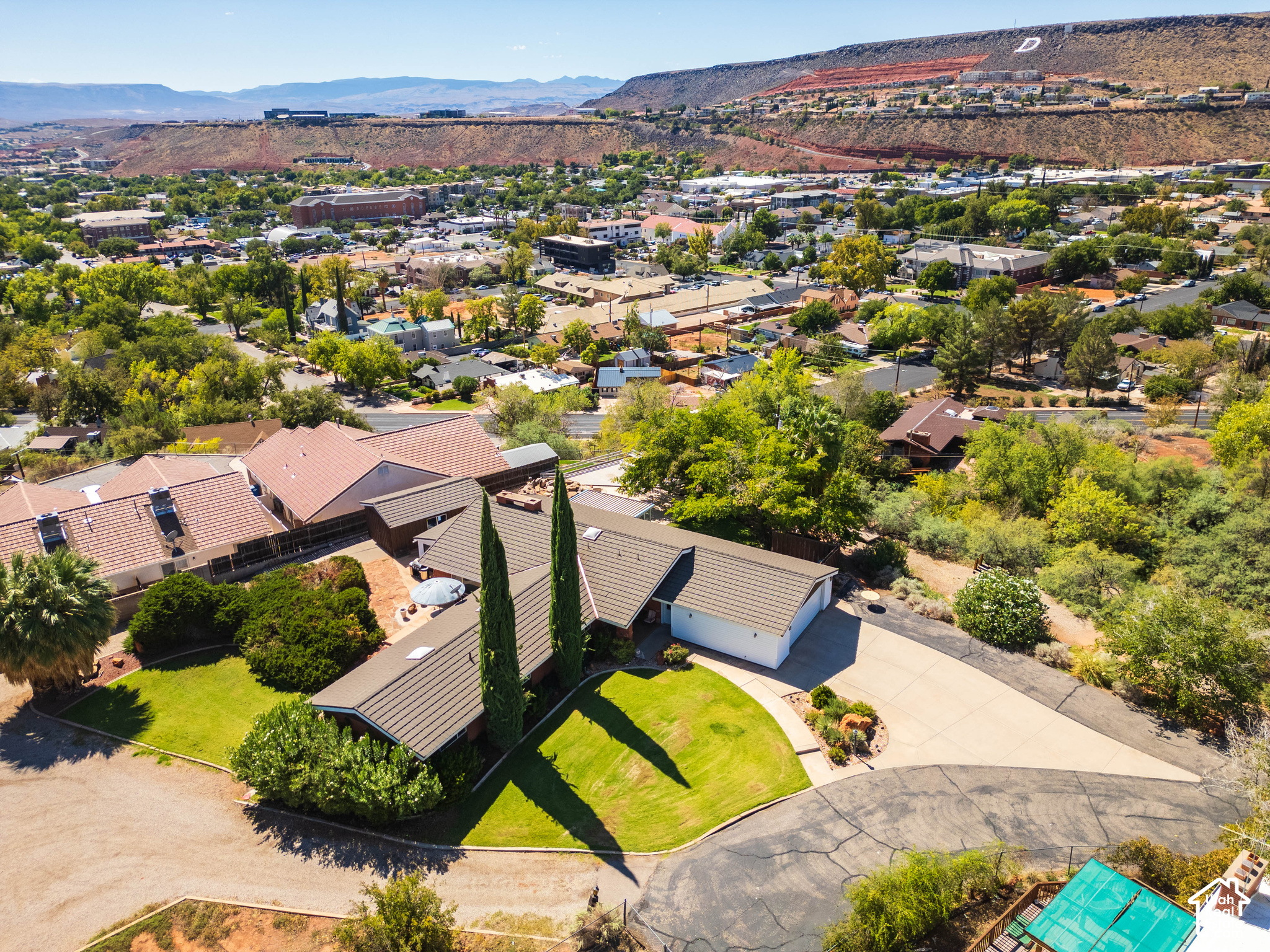 main property photo 47