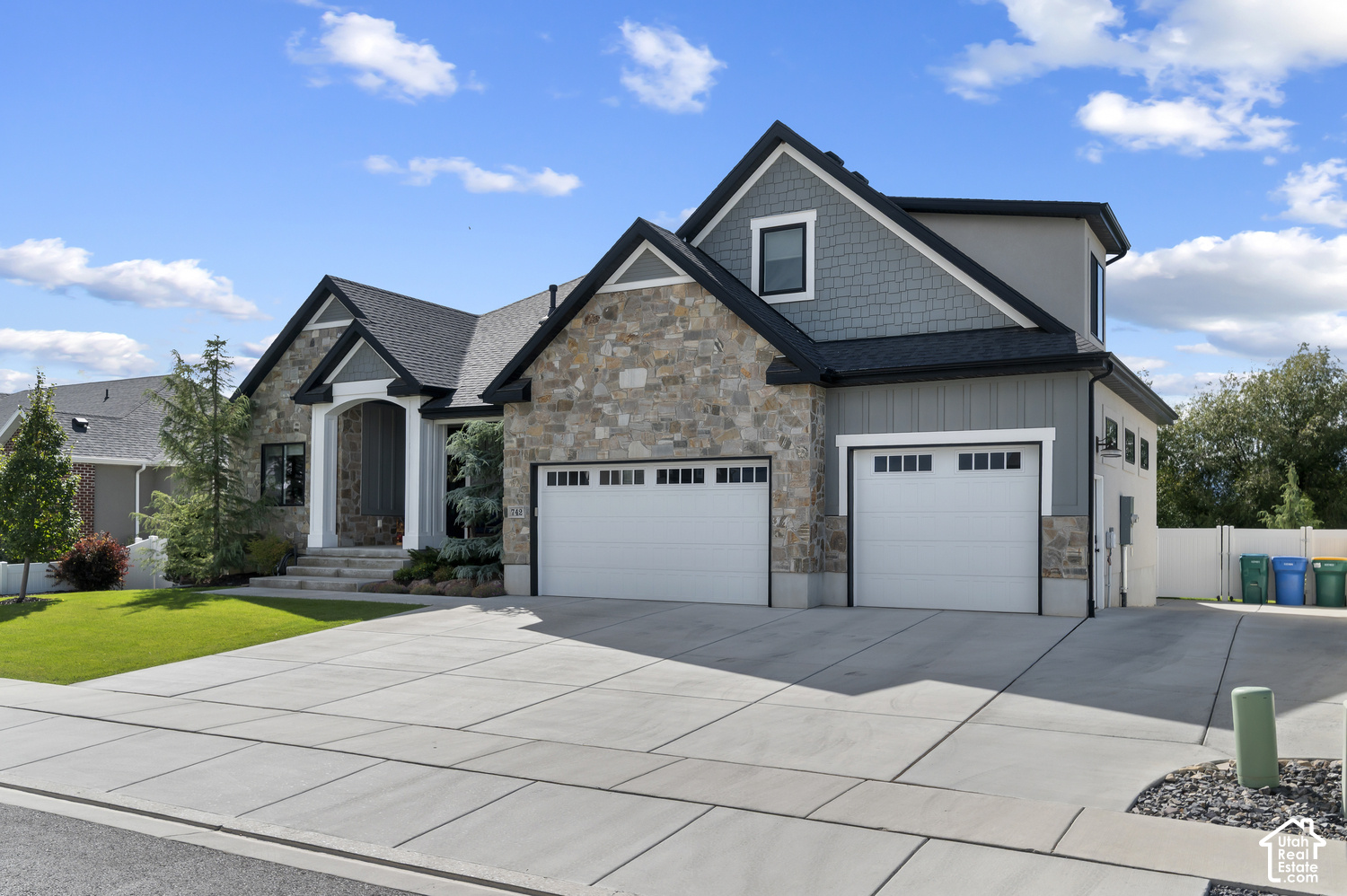 main property photo 50