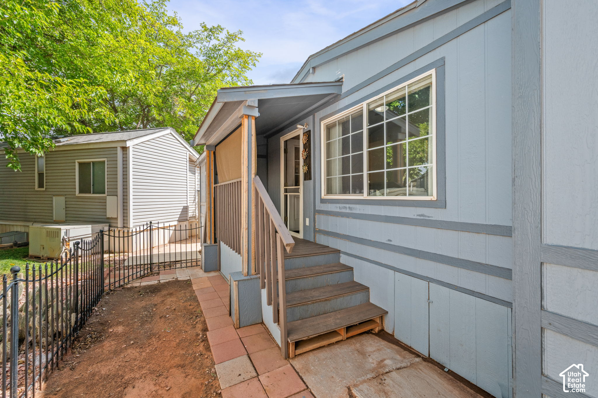 main property photo 16