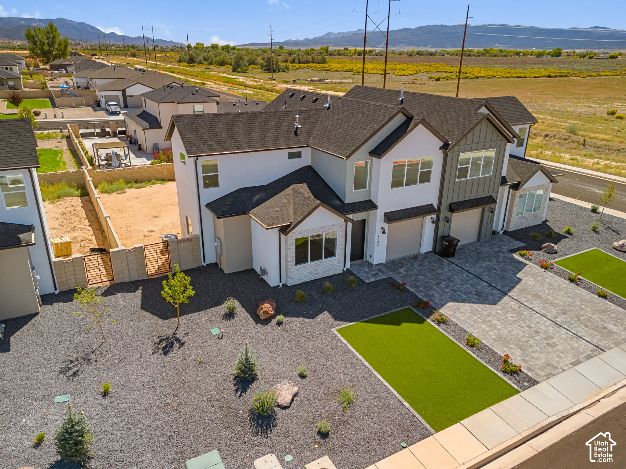 main property photo 9