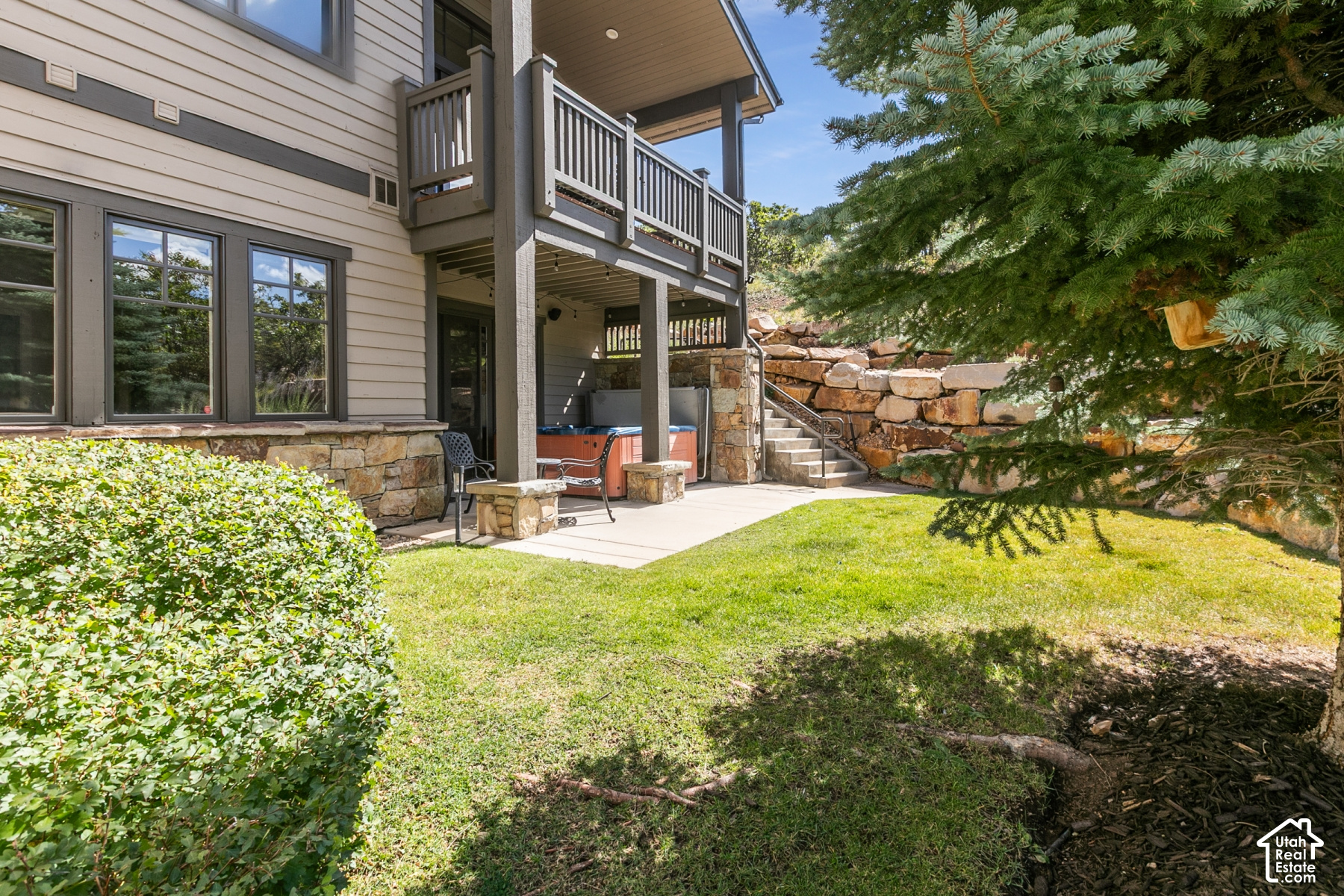 main property photo 34