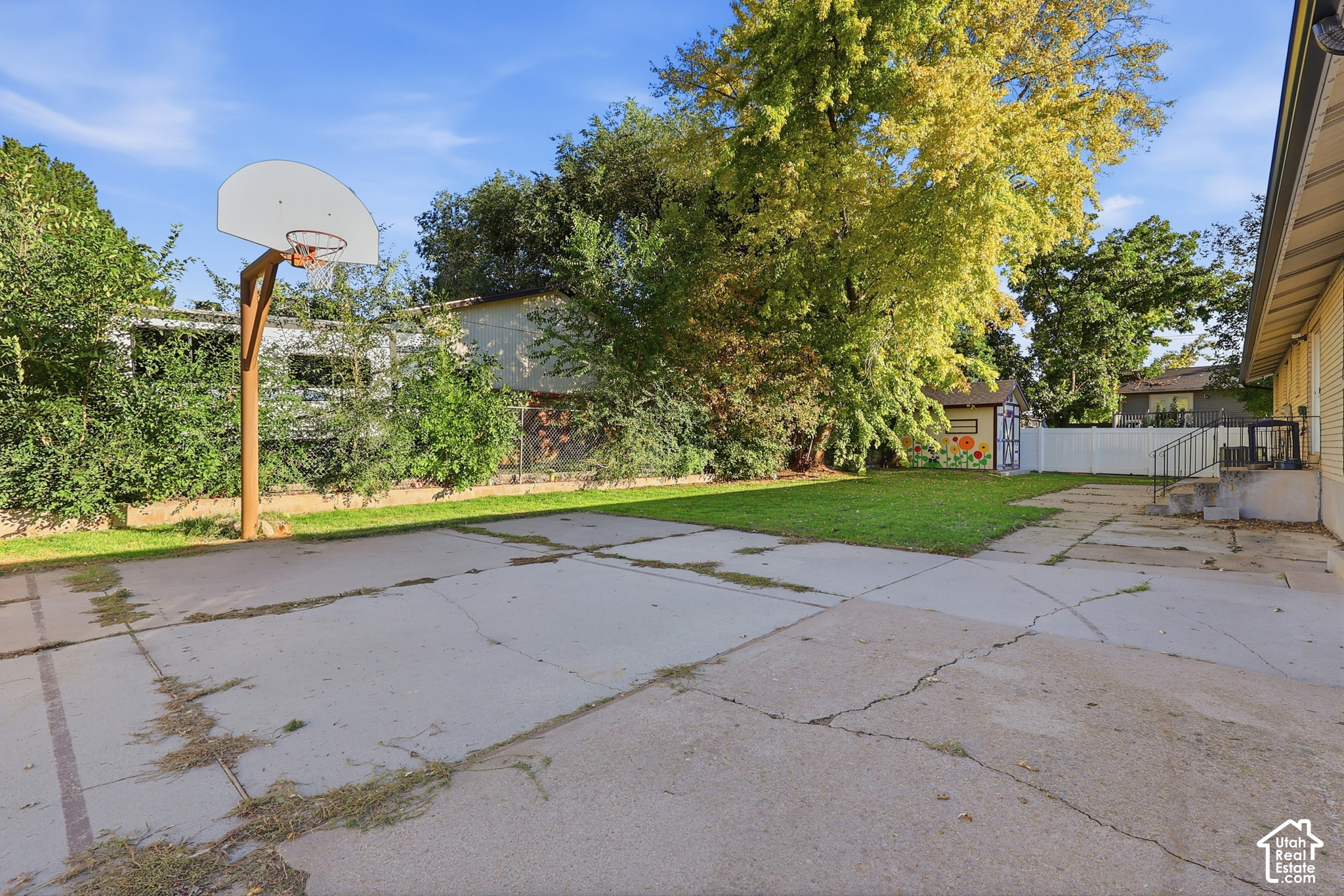 main property photo 32