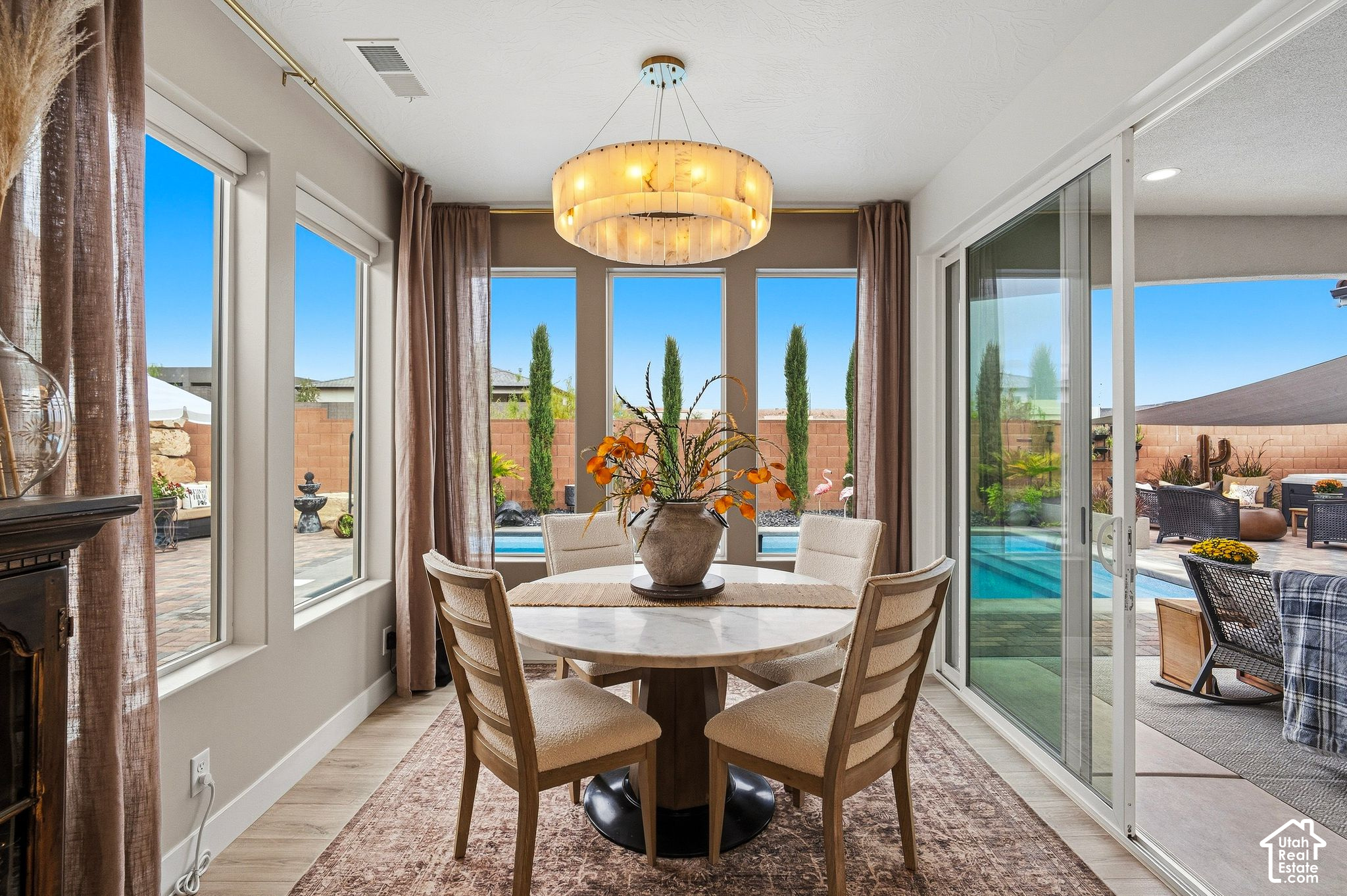 property viewer photo 10